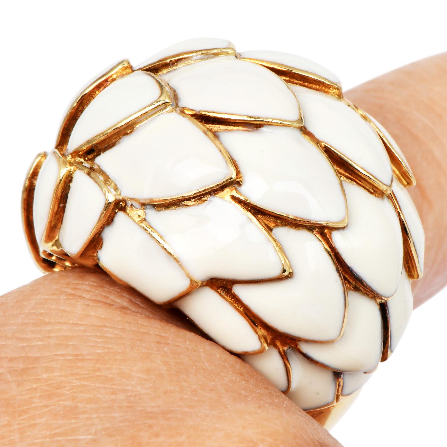 1970s Italian Enamel 18 k yellow Gold Bombe Dome Ring 4