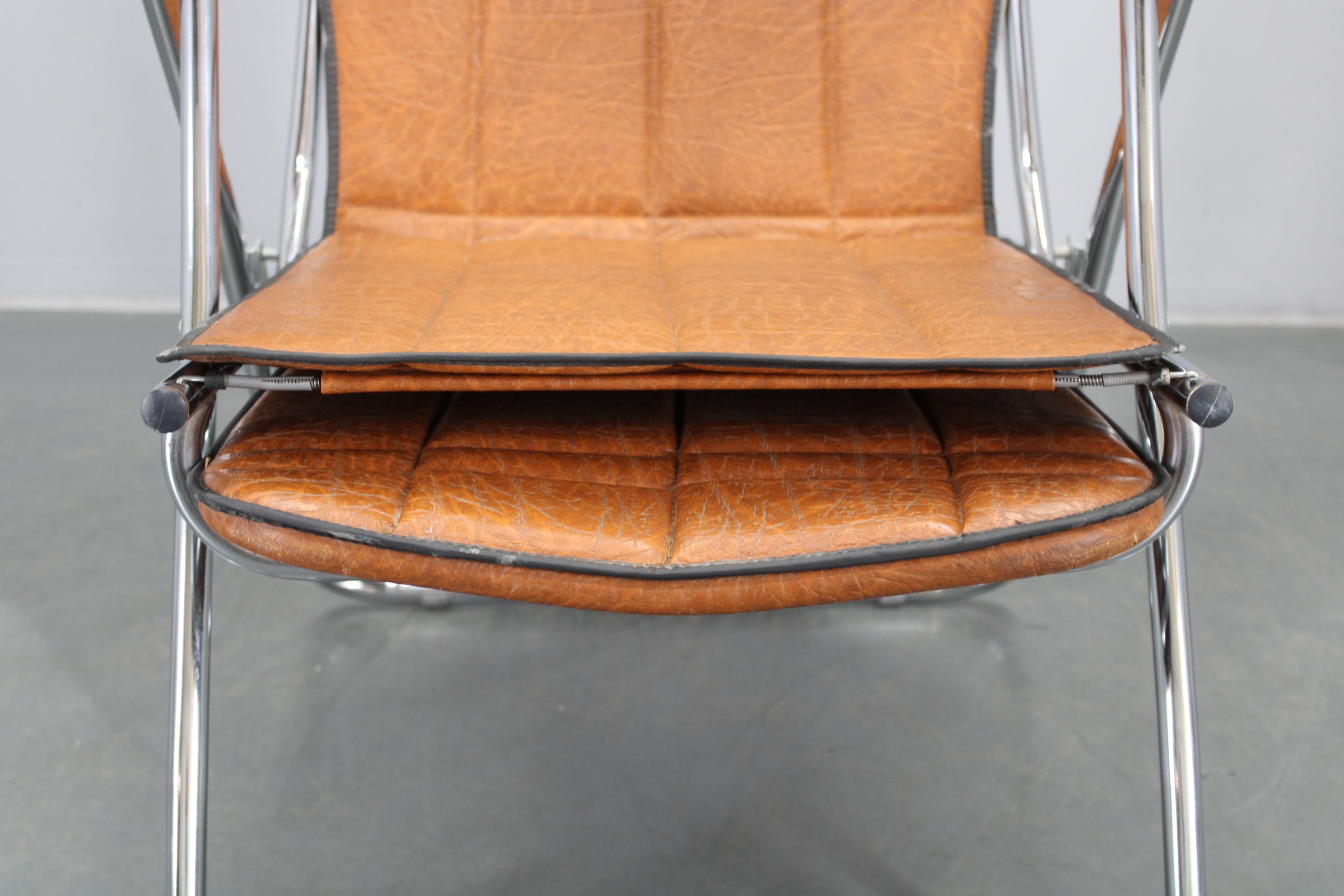 1970er Jahre Italienischer Folding Lounge Chair mit Kunstlederpolsterung im Angebot 6