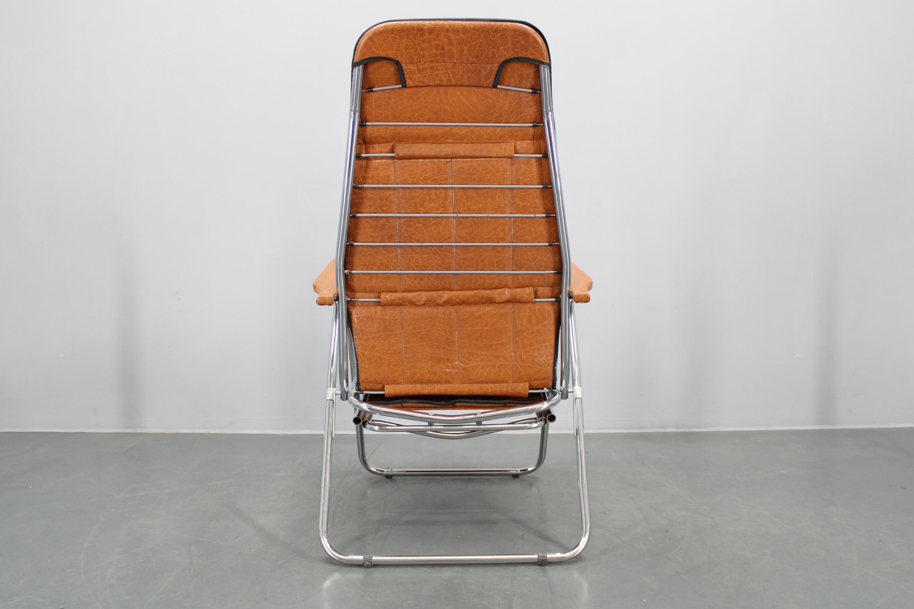 1970er Jahre Italienischer Folding Lounge Chair mit Kunstlederpolsterung im Angebot 13