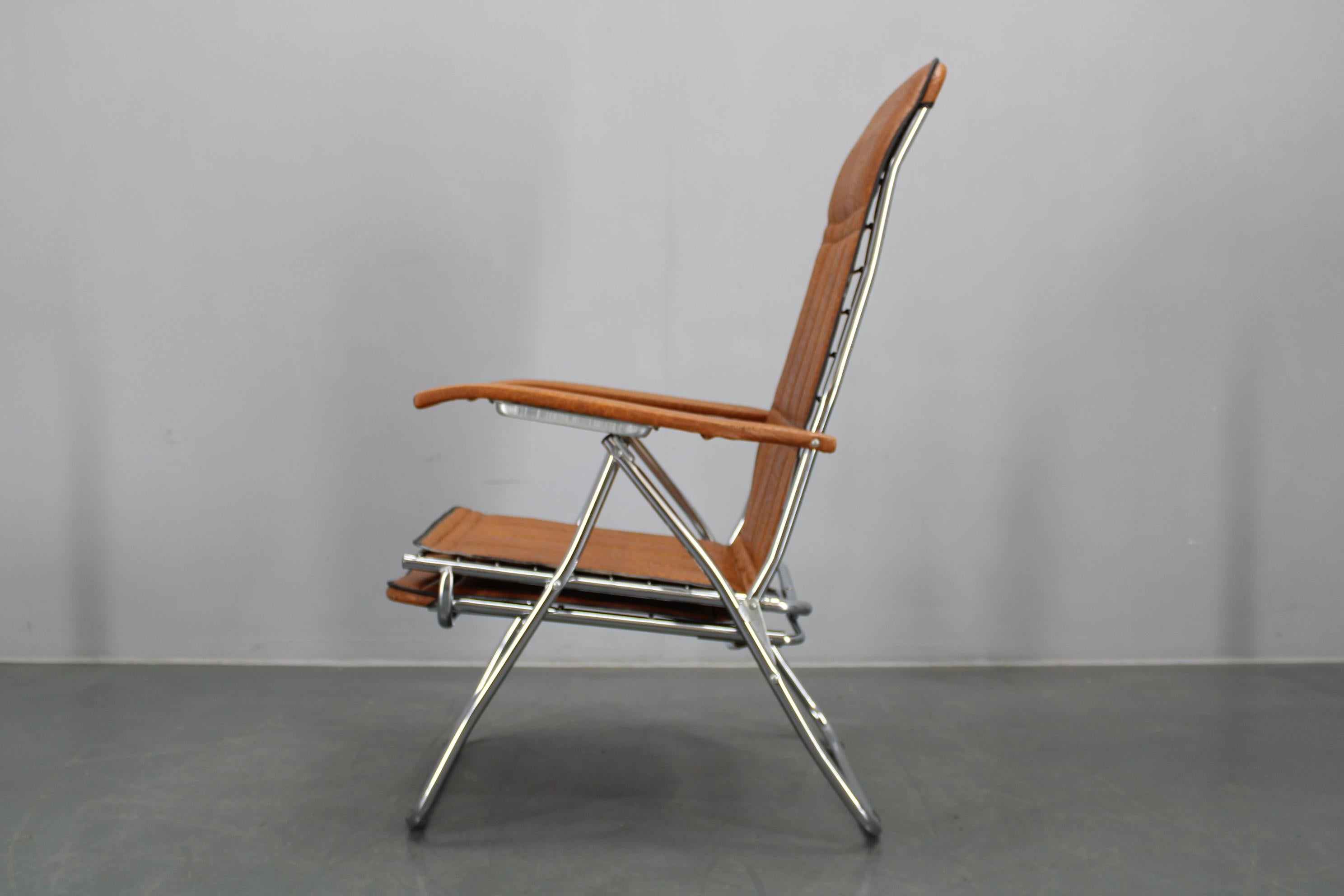 1970er Jahre Italienischer Folding Lounge Chair mit Kunstlederpolsterung im Angebot 14