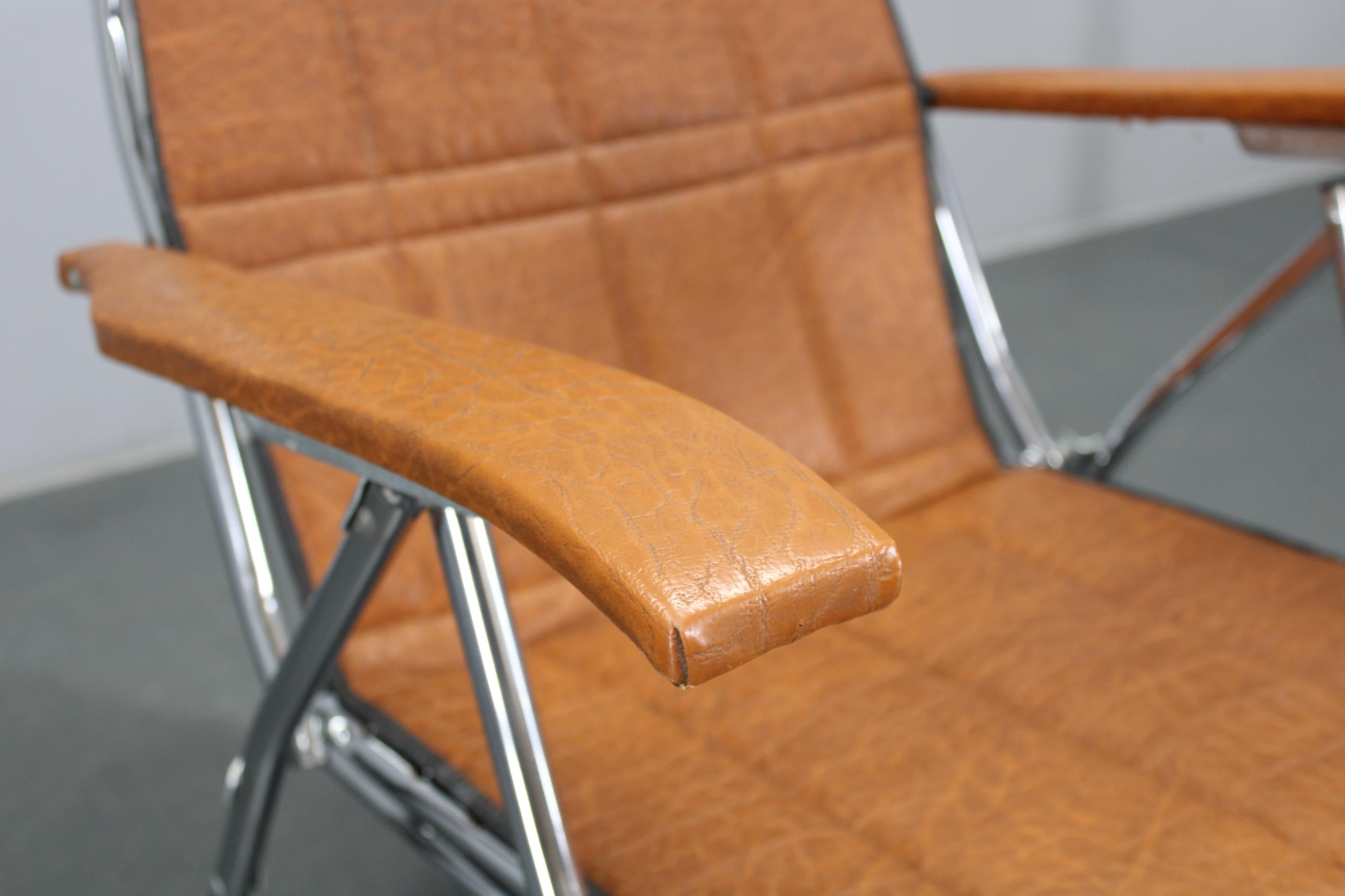1970er Jahre Italienischer Folding Lounge Chair mit Kunstlederpolsterung im Angebot 2