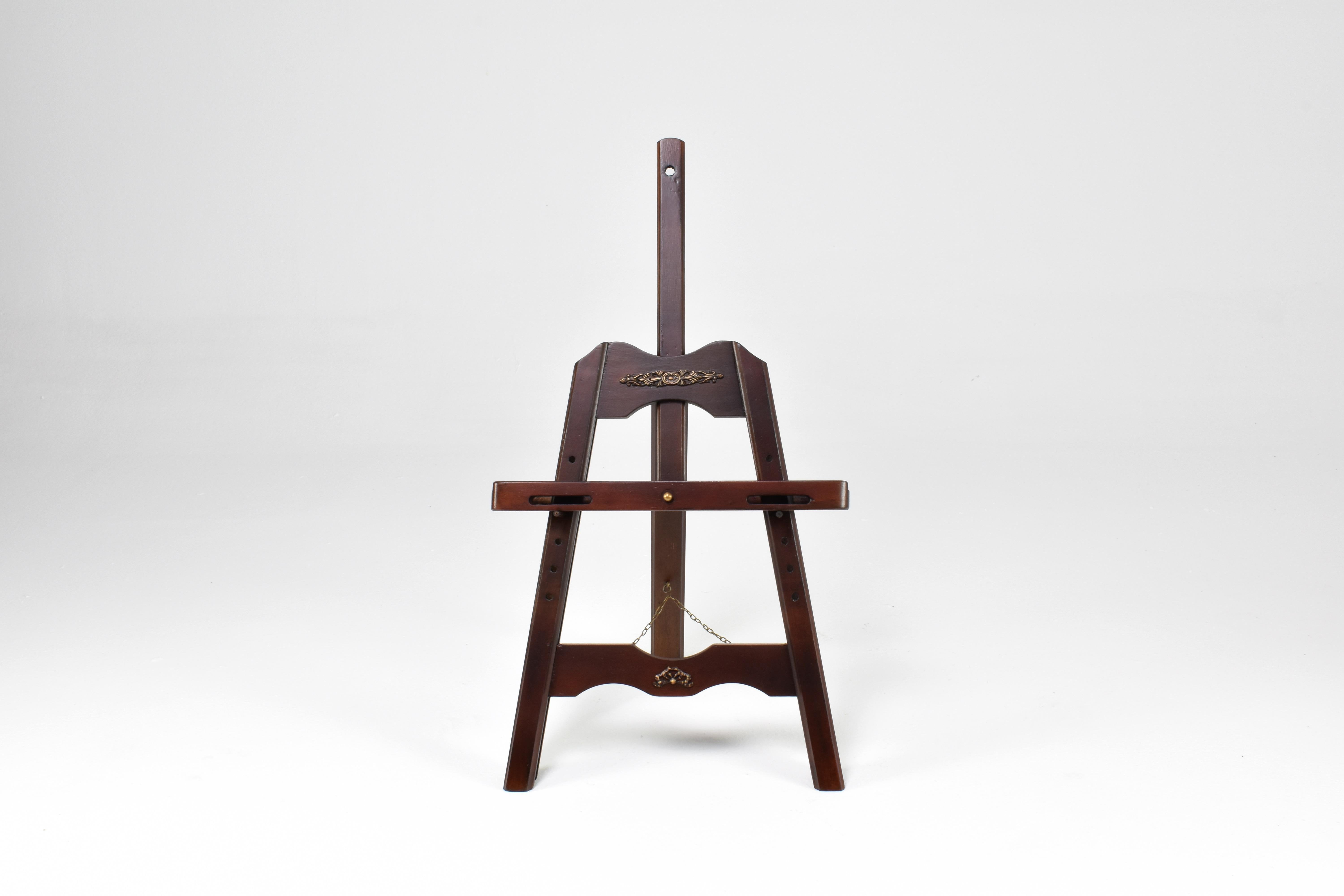 Caballete de mesa plegable italiano de los años 70 en madera y latón Italiano en venta