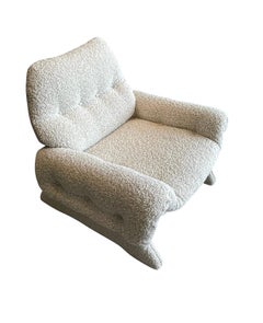 Fauteuil italien des années 1970 entièrement rembourré, tissu bouclé blanc, motif capitonné