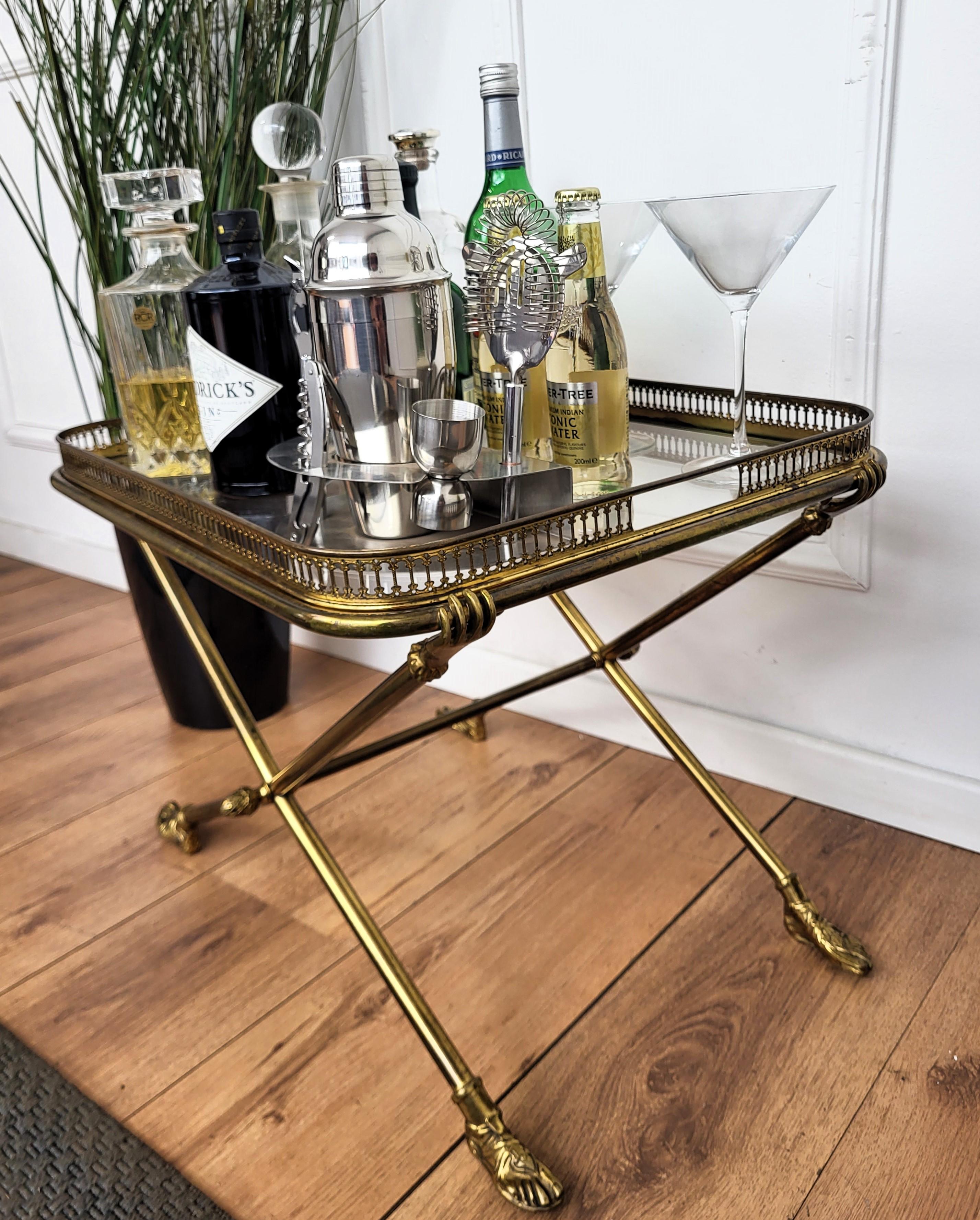 italien 1970s Italian Gilt Brass & Glass Bar Side Table Removable Top Tray en vente
