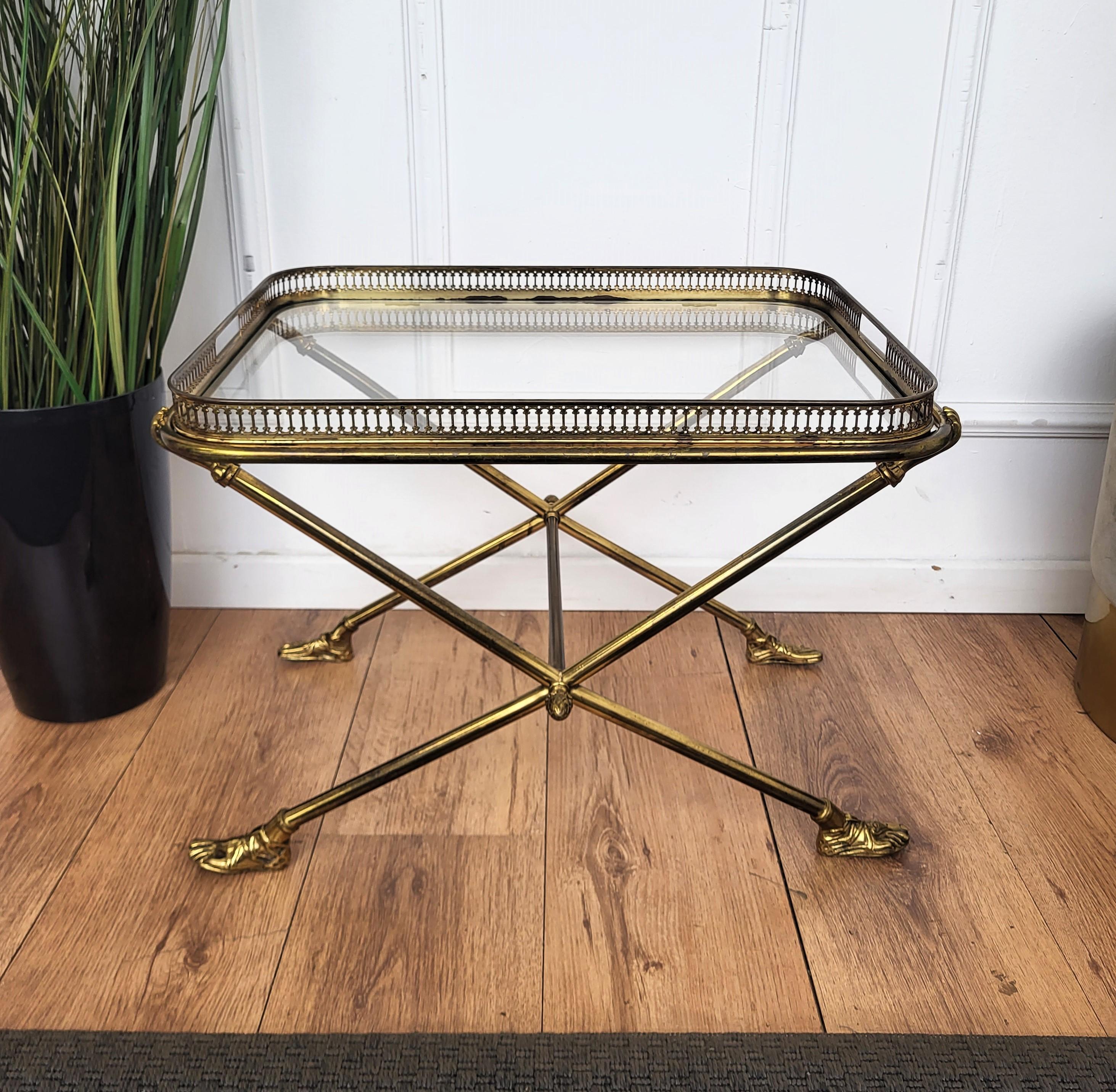 20ième siècle 1970s Italian Gilt Brass & Glass Bar Side Table Removable Top Tray en vente