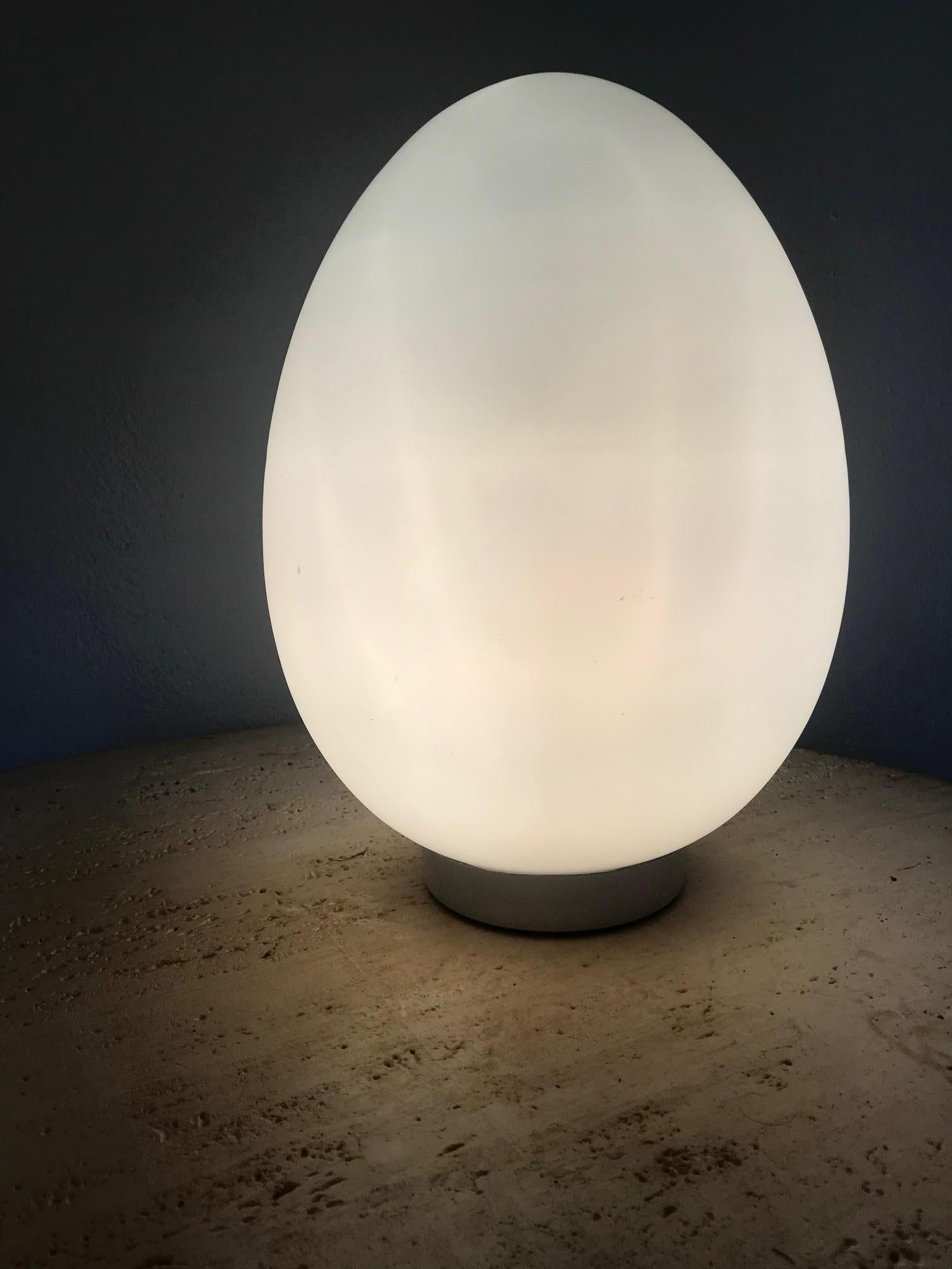 1970s Italian Glass Egg Lamp In Good Condition In London, GB