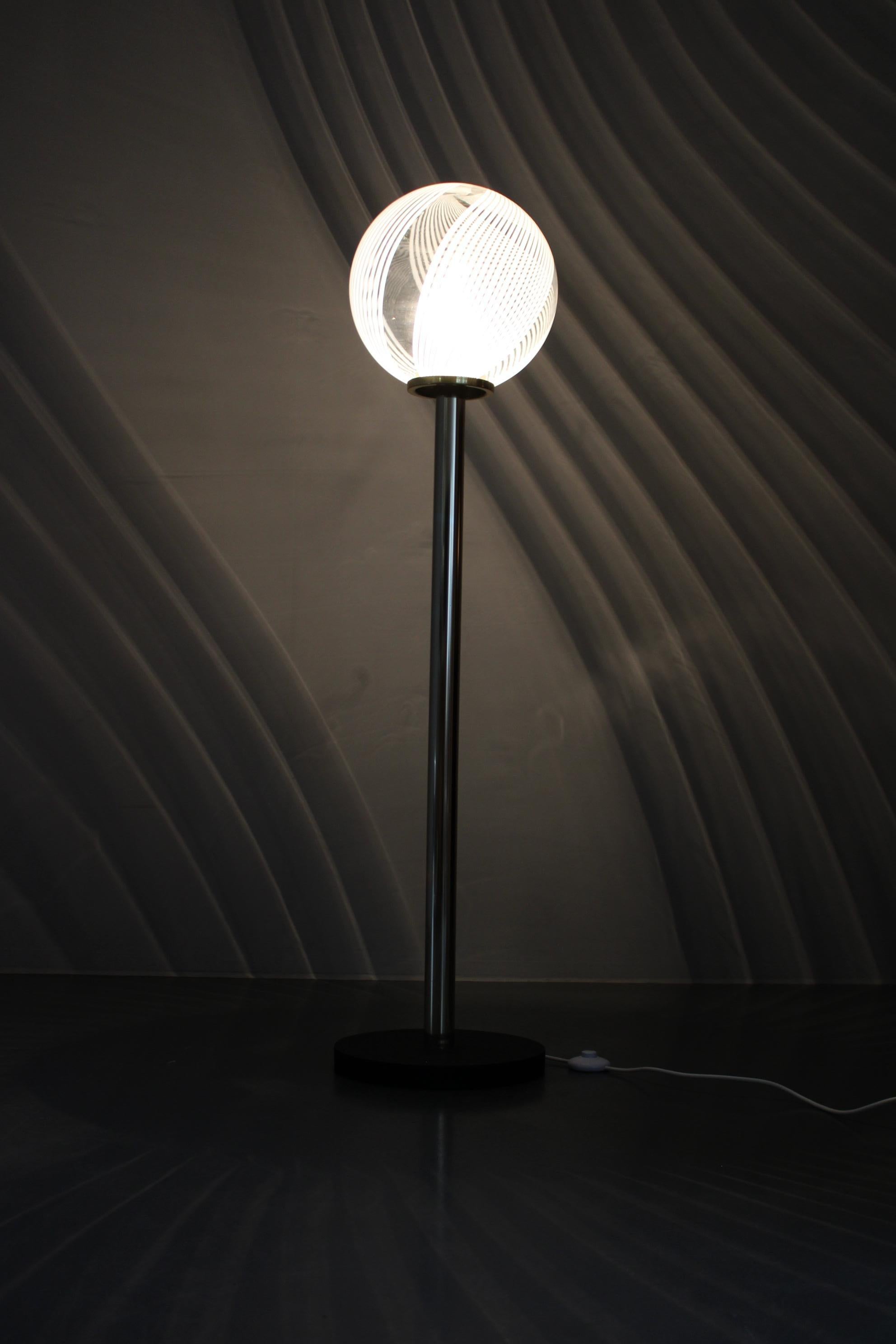 1970s Italian Glass Floor Lamp For Sale 3