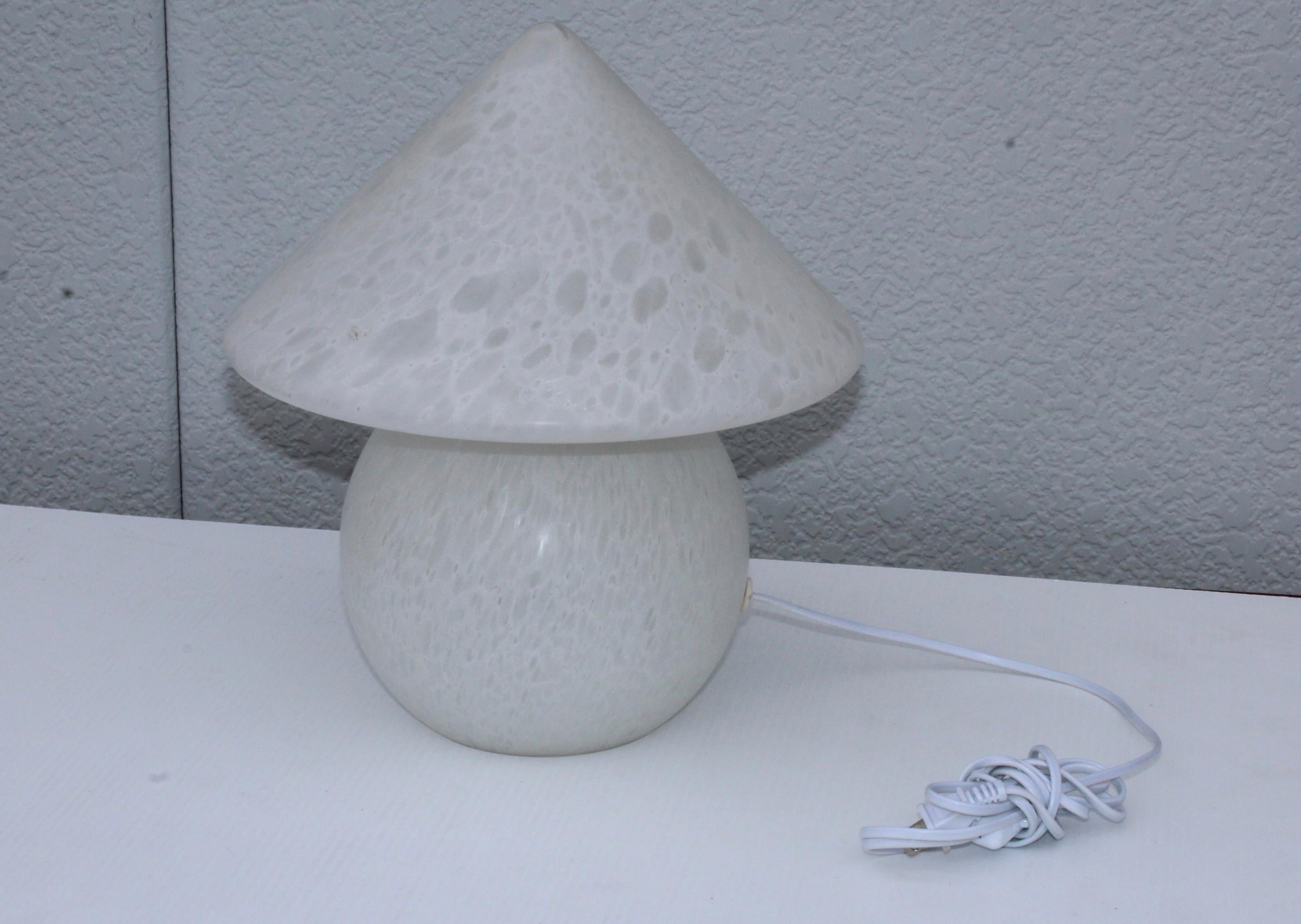 Mid-Century Modern 1970s Italian Glass Mushroom Lamp For Sale