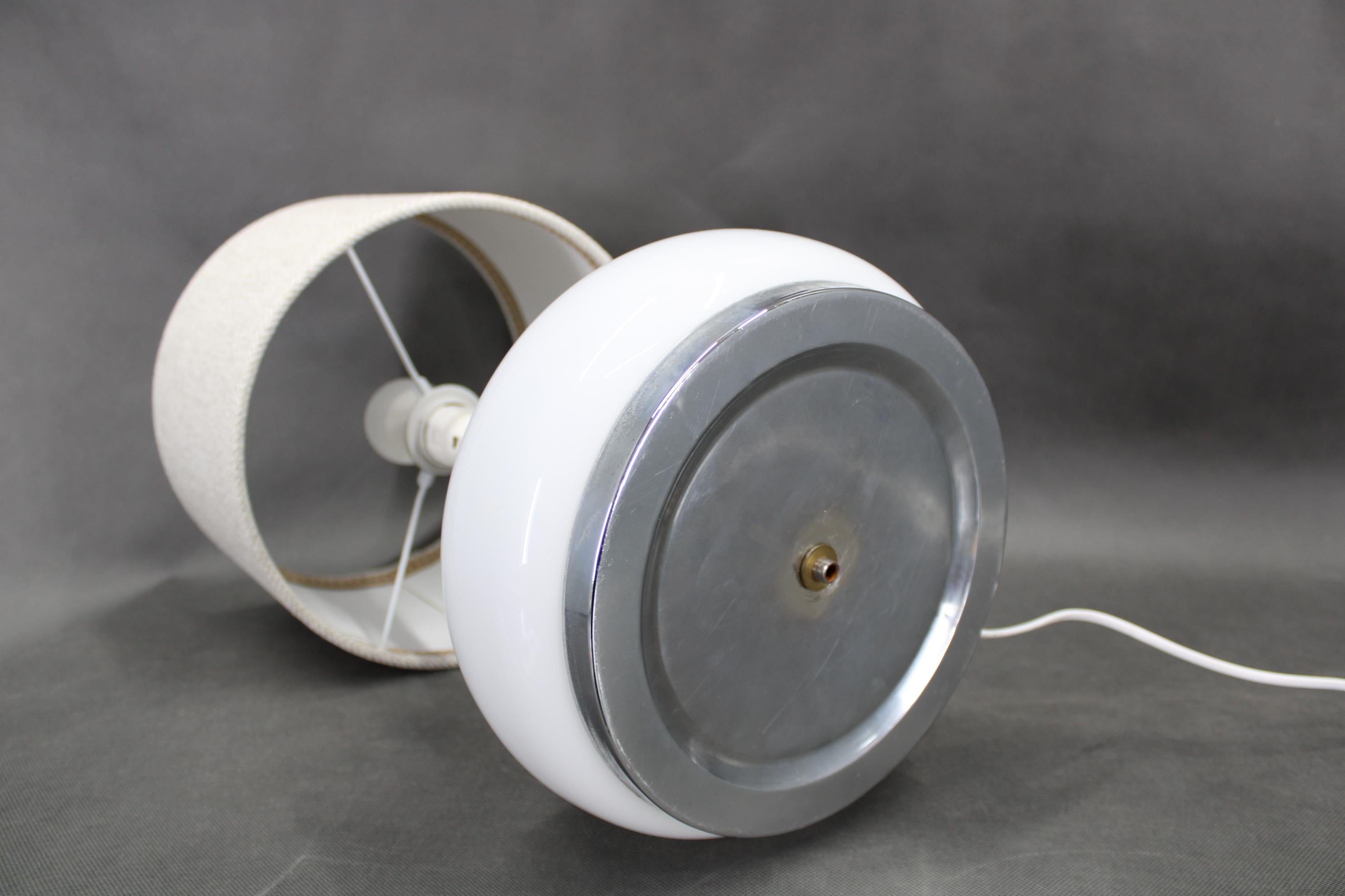 1970s Italian Glass Table Lamp with Boucle Fabric Shade im Angebot 2