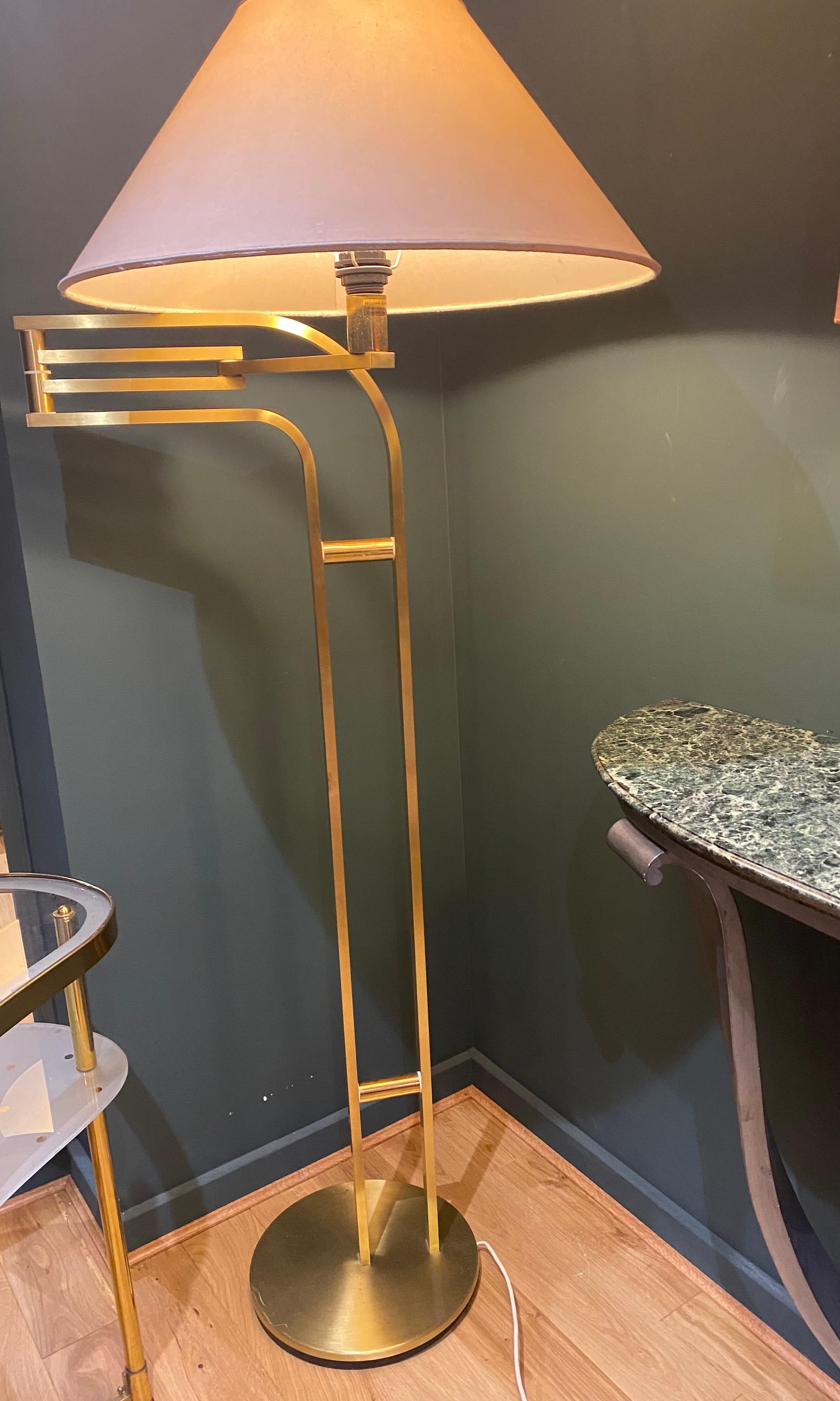 1970s Goffredo Reggiani geometric design articulated floor lamp in brass. 
Signed on the base: Reggiani Made in Italy

Dimensions: D:35cm W:50cm Extends to 97cm + shade (W:61cm) H:145cm+shade height : 30cm 
