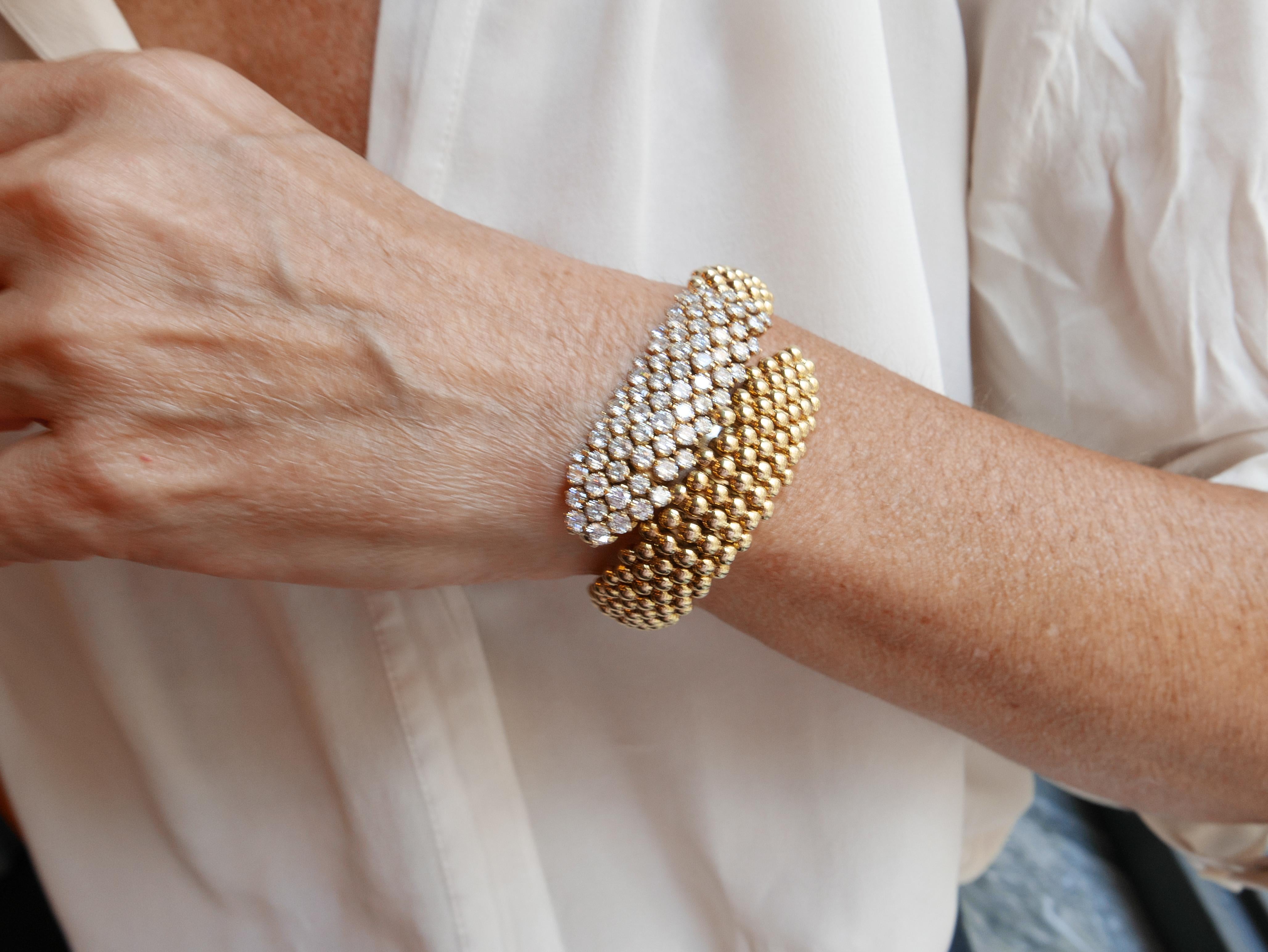 1970er Jahre Italienisch Gold und Diamant flexible Armband (Brillantschliff) im Angebot