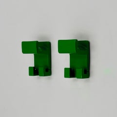 Ganci da parete scultorei in plastica verde degli anni '70 di Olaf von Bohr per Gedy