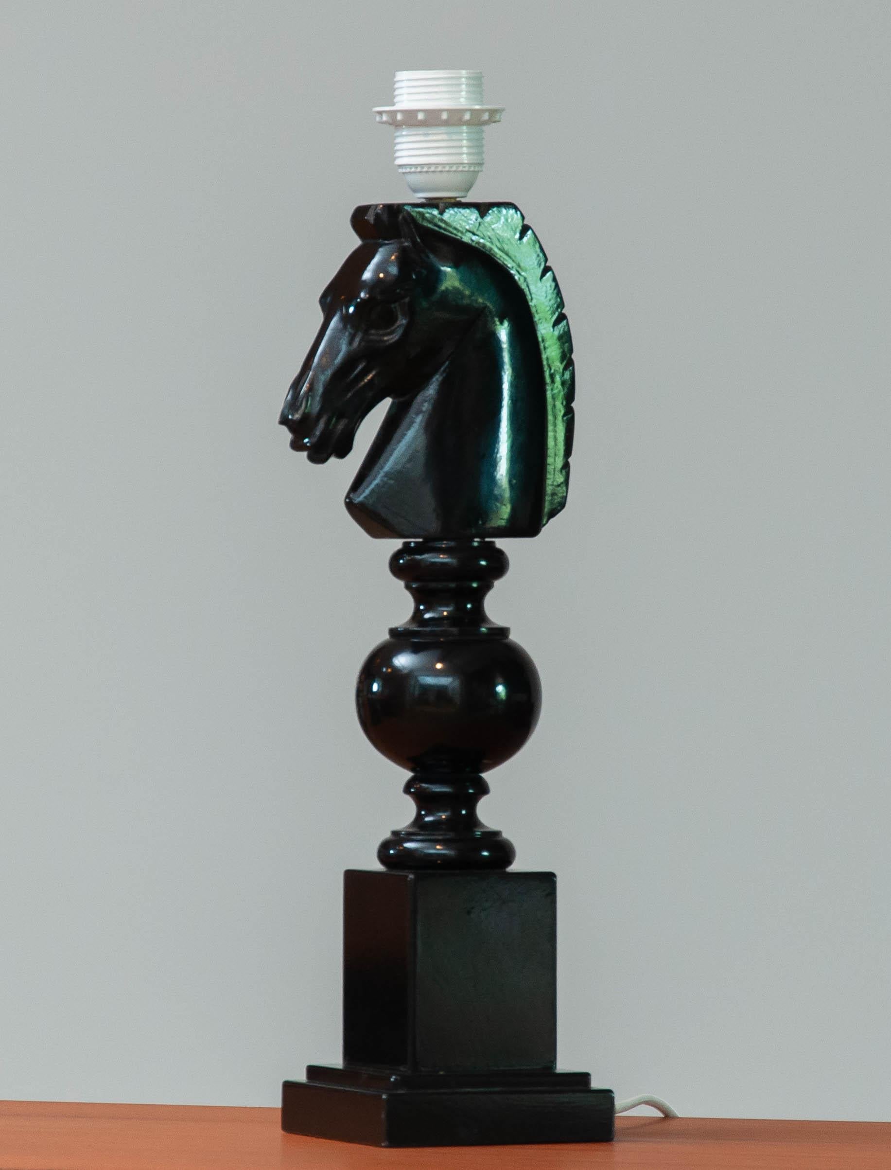 1970's Italian Hand Carved Alabaster Table Lamp with Horse Head in Black For Sale 1