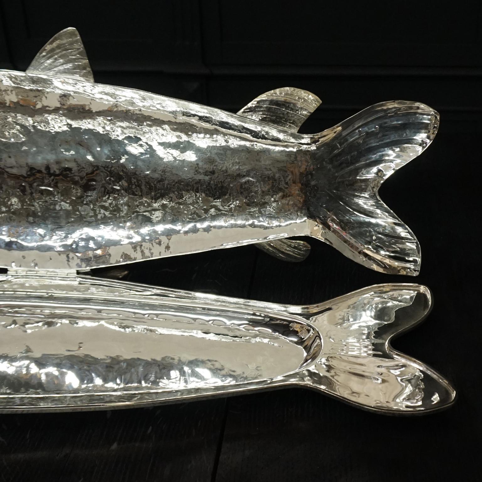 1970s Italian Heavy Silver Plated Hand-Hammered Franco Lagini Salmon Fish Server 10