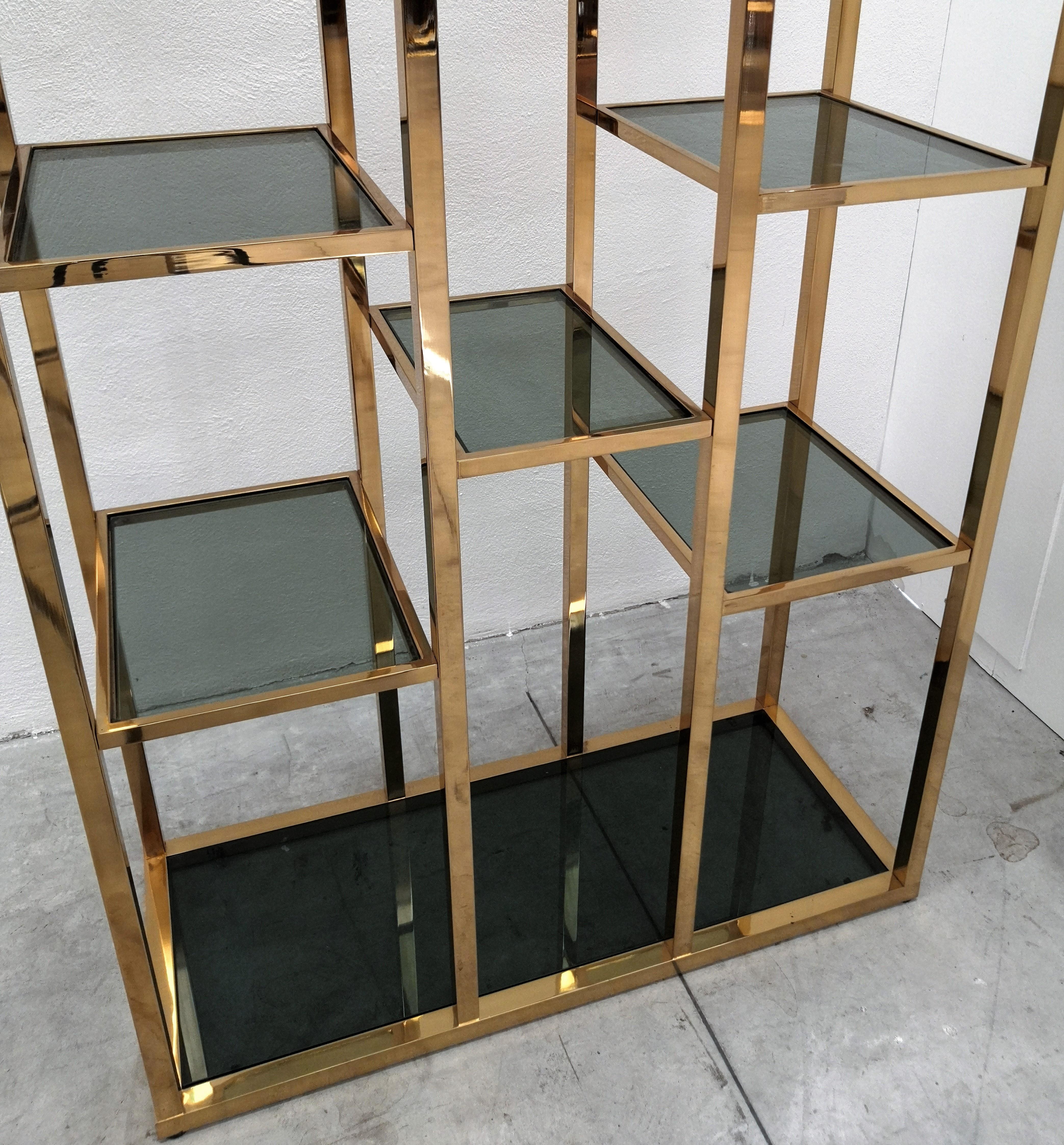 1970s Italian Hollywood Regency Brass and Green Glass Étagère Shelving Display 1