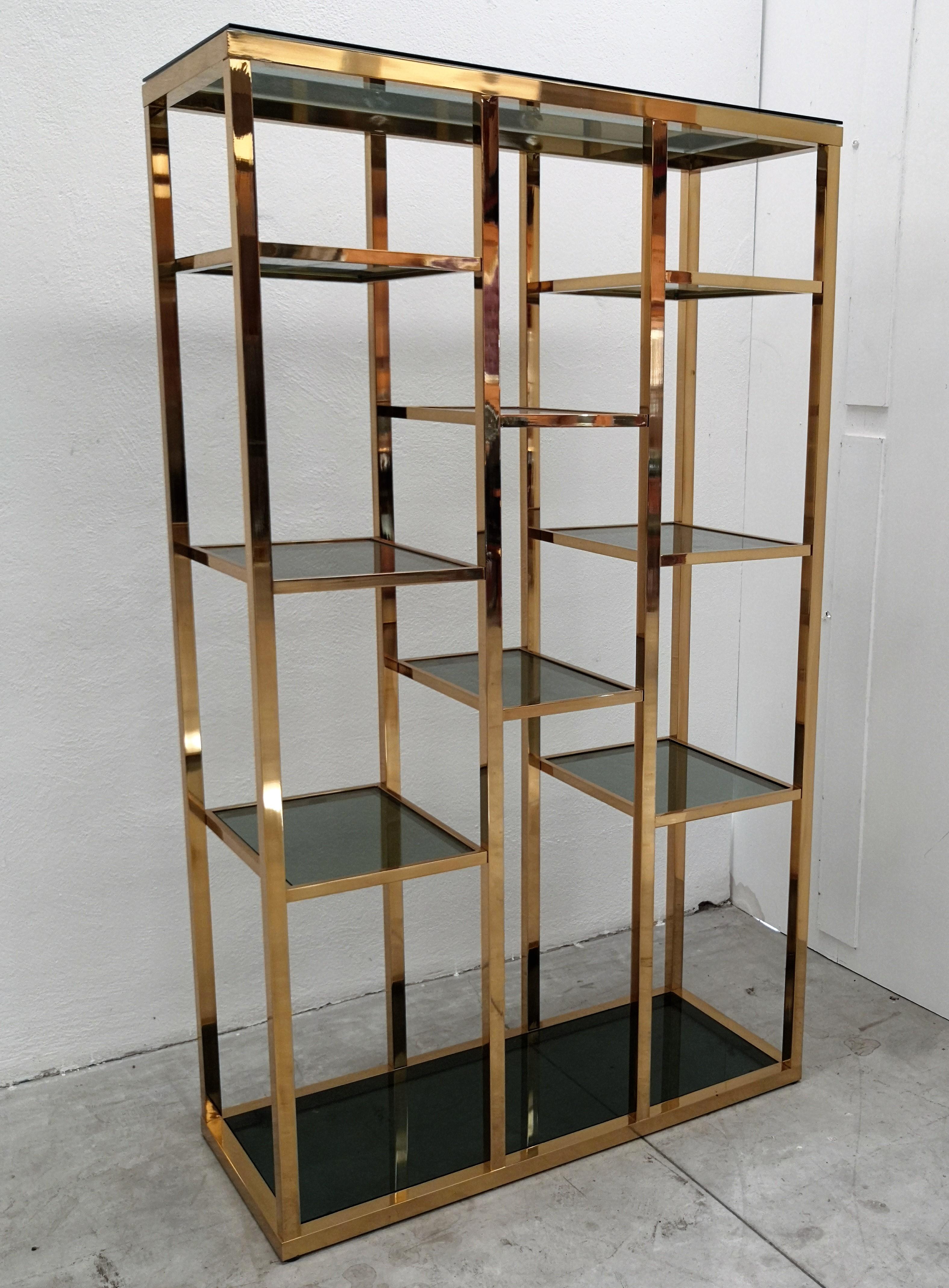 1970s Italian Hollywood Regency Brass and Green Glass Étagère Shelving Display 3