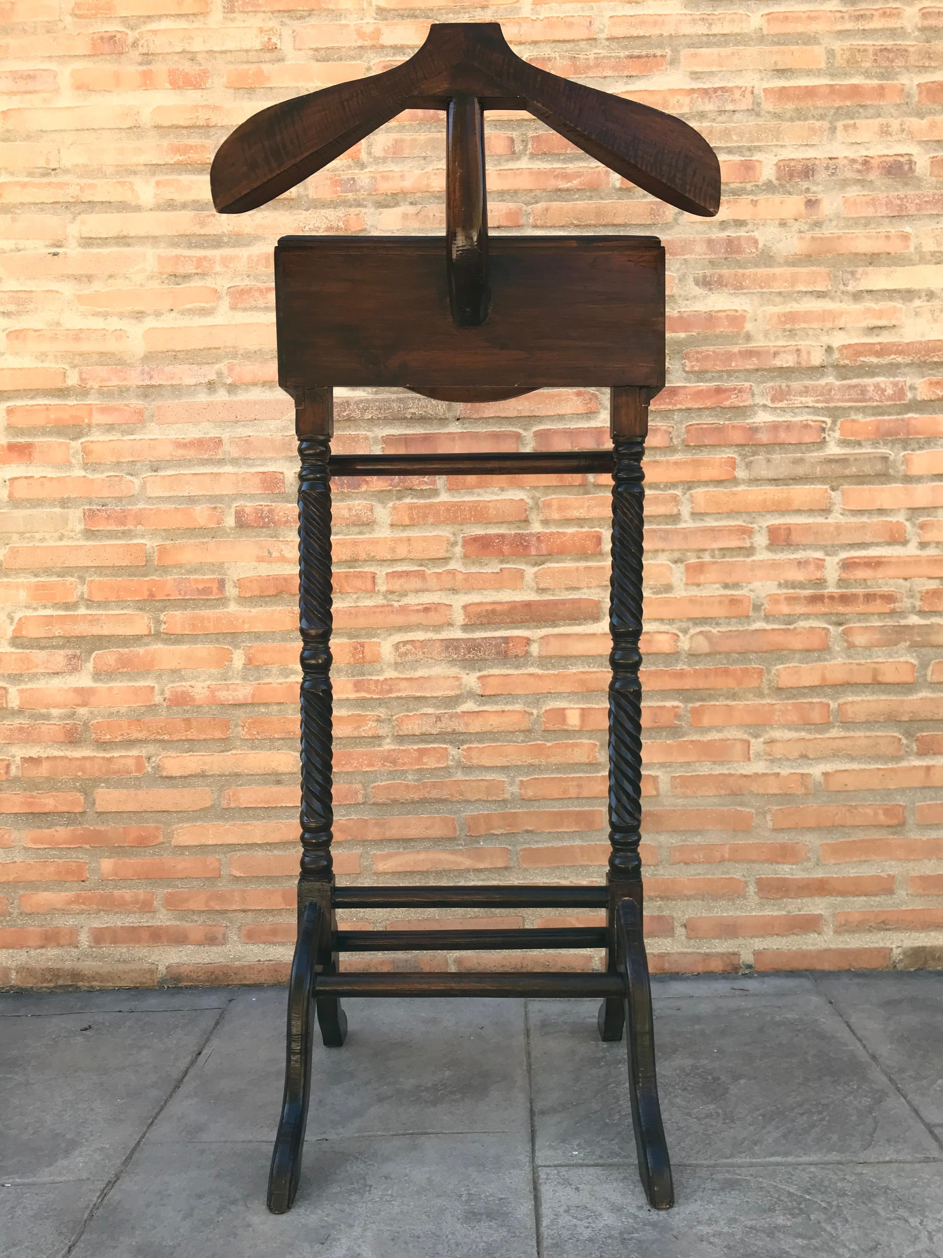 1970s Italian Hollywood Regency Brass and Wood Valet Stand Dressboy 1