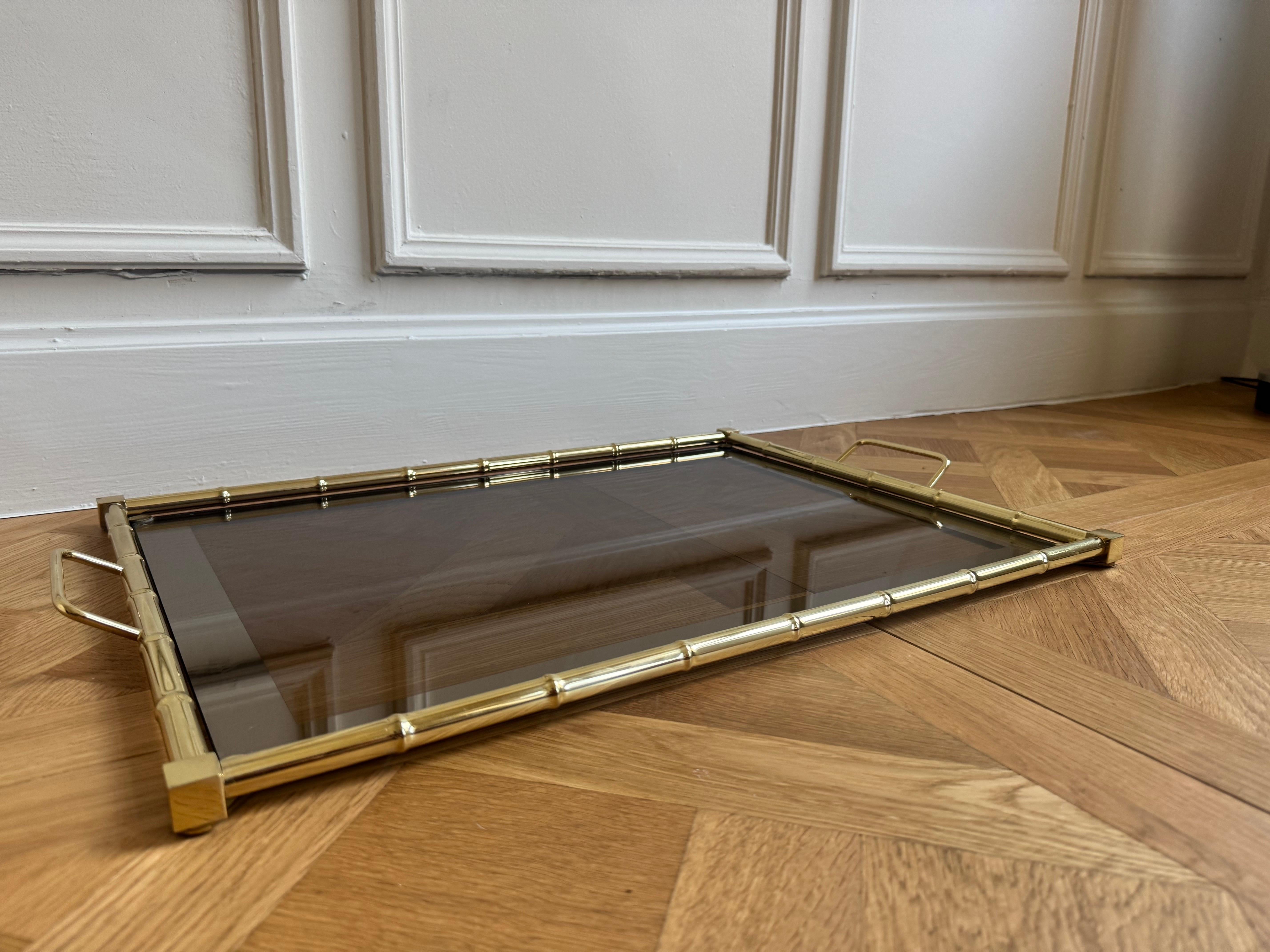 Bandeja de bambú sintético Hollywood Regency italiano de los años 70 en metal dorado Metal en venta
