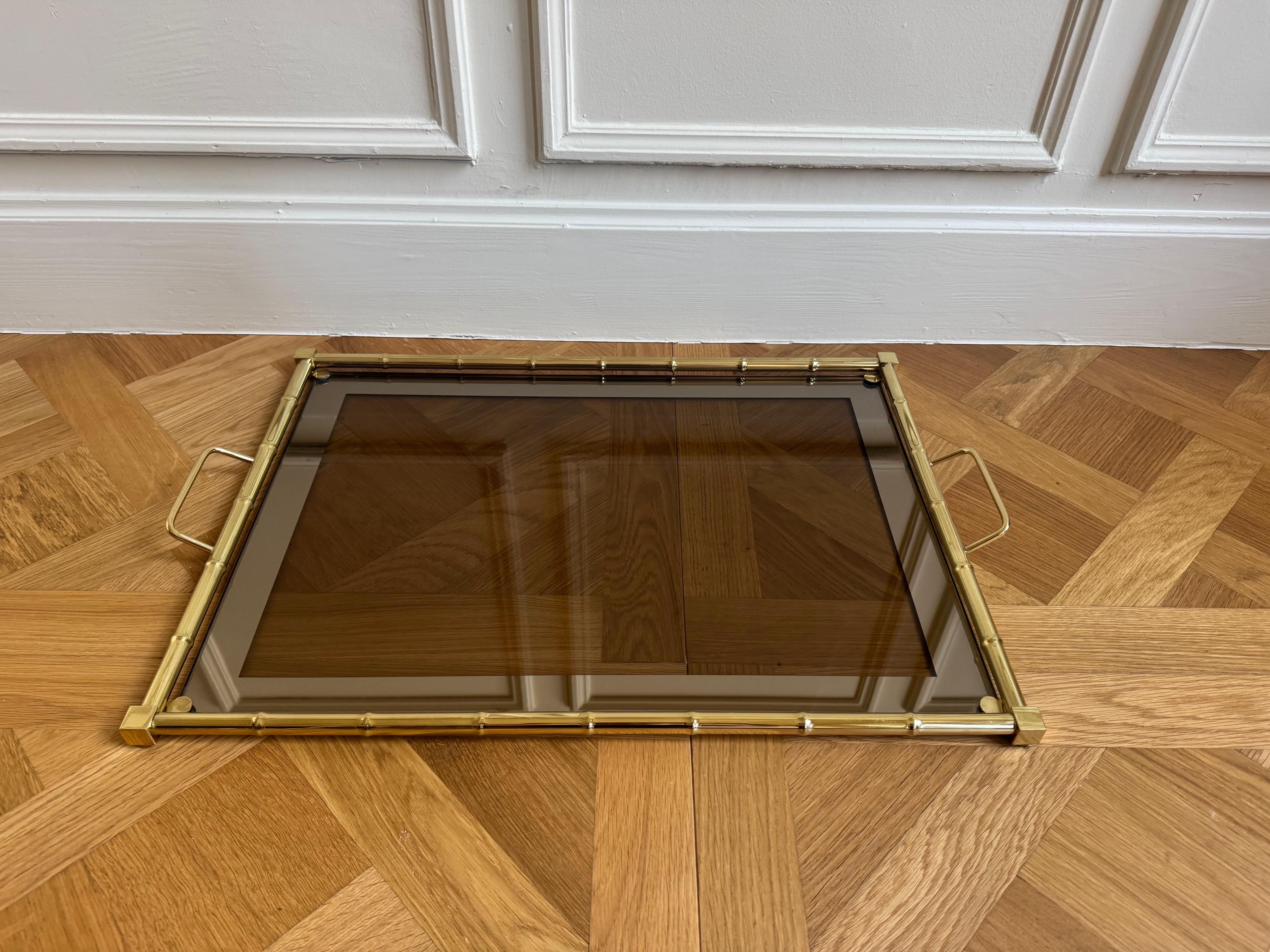 Bandeja de bambú sintético Hollywood Regency italiano de los años 70 en metal dorado en venta 1