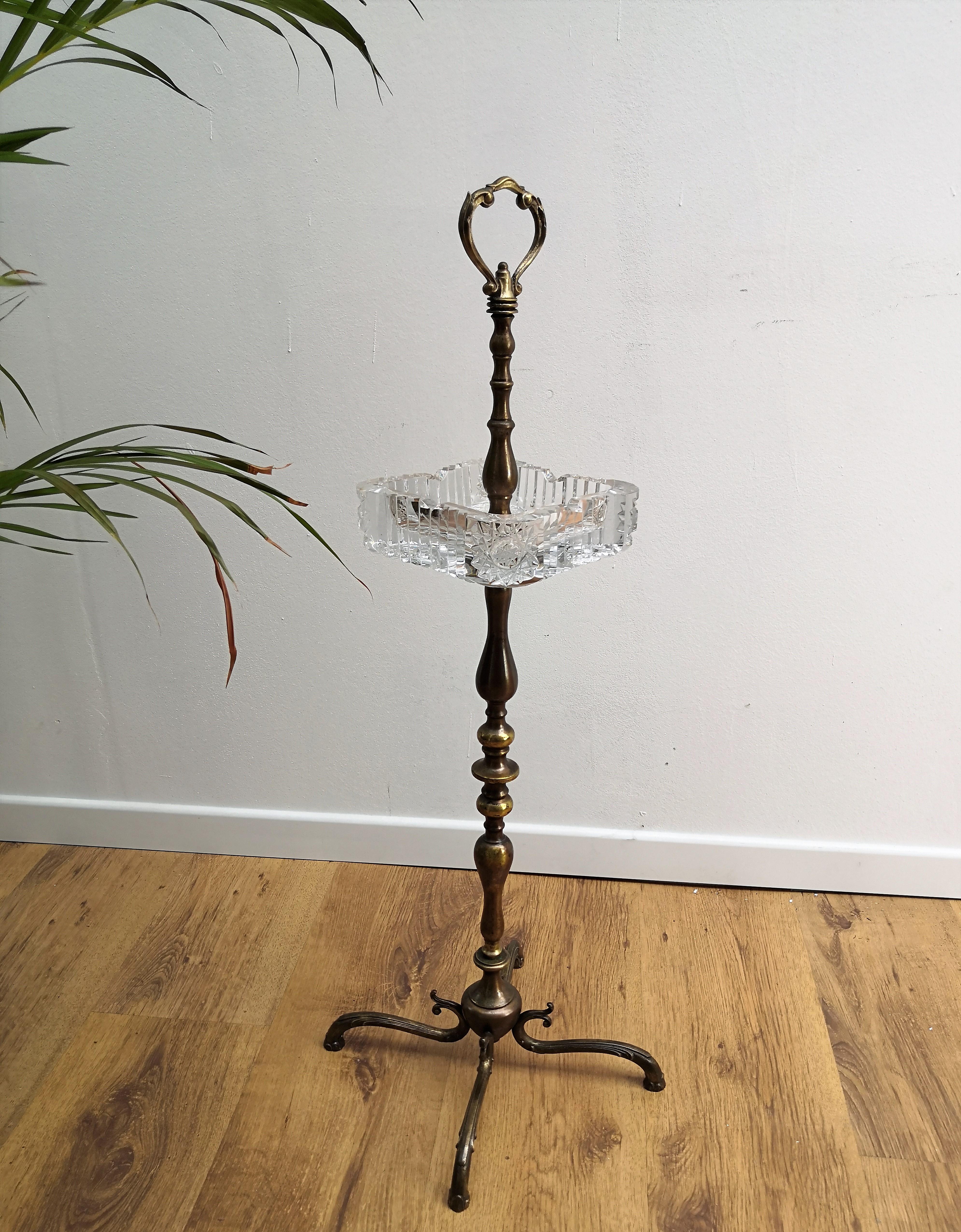 Beautiful brass and glass ashtray stand, manufactured in the 1980s in Italy. The conditions are excellent, with very minor fading and great timeless patina of the gilt brass.

A great piece that perfectly adds to every home decor the typical