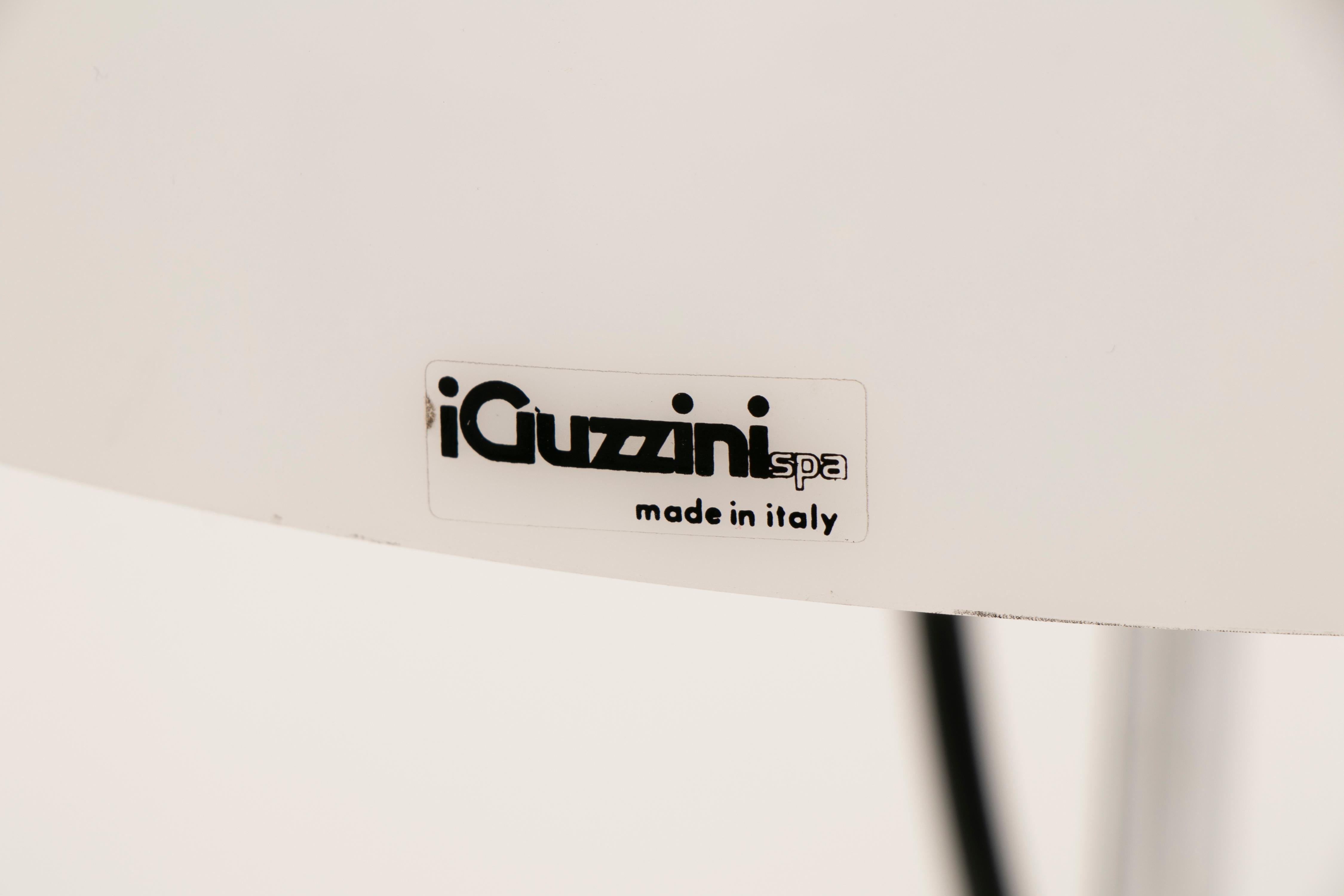 1970s Italian iGuzzini Panton Mushroom Chrome and Acrylic Space Age Table Lamp 3