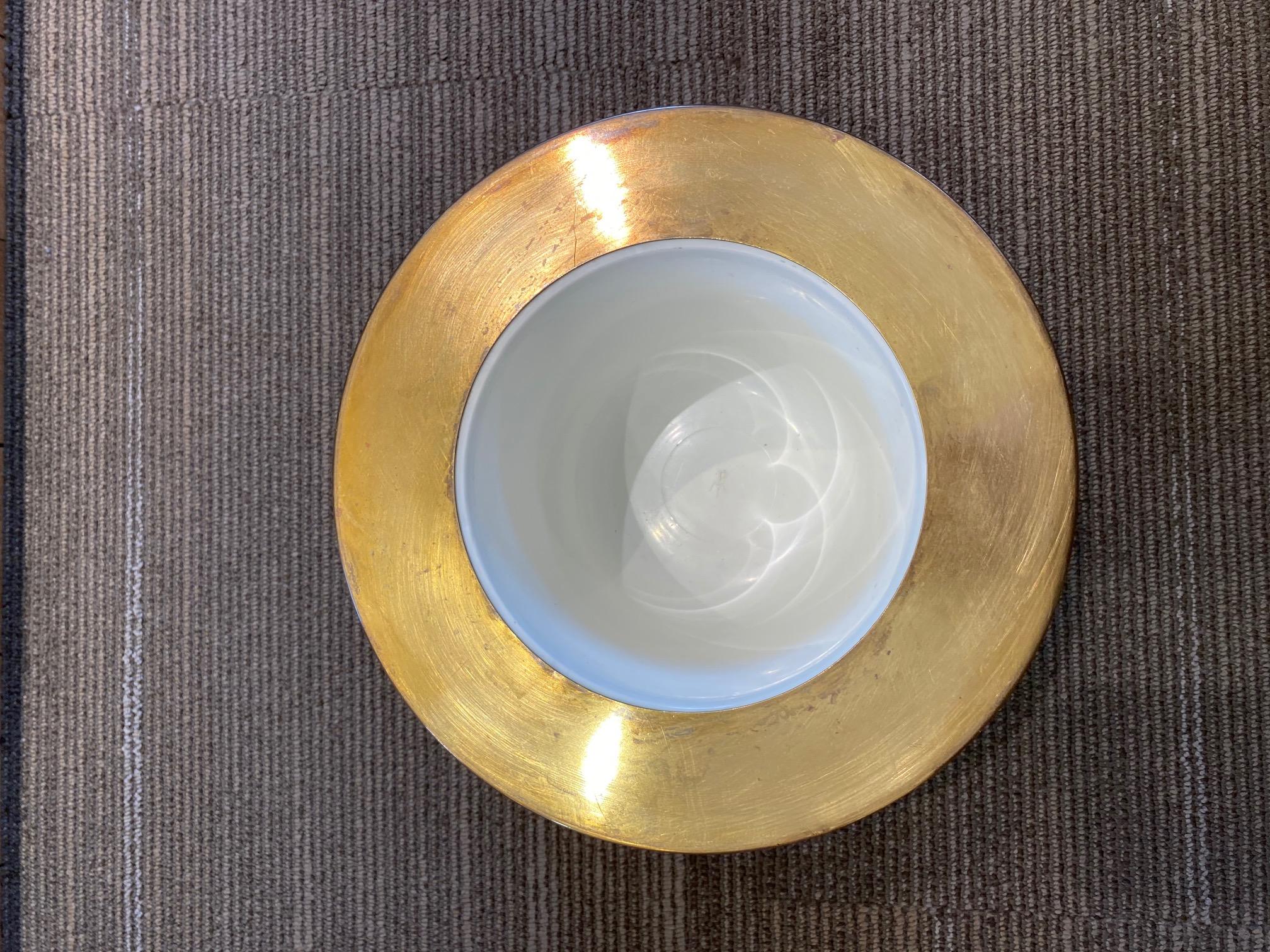 1970s Italian Ivory Ceramic and Brass Tommaso Barbi Ice Bucket In Good Condition In Aspen, CO