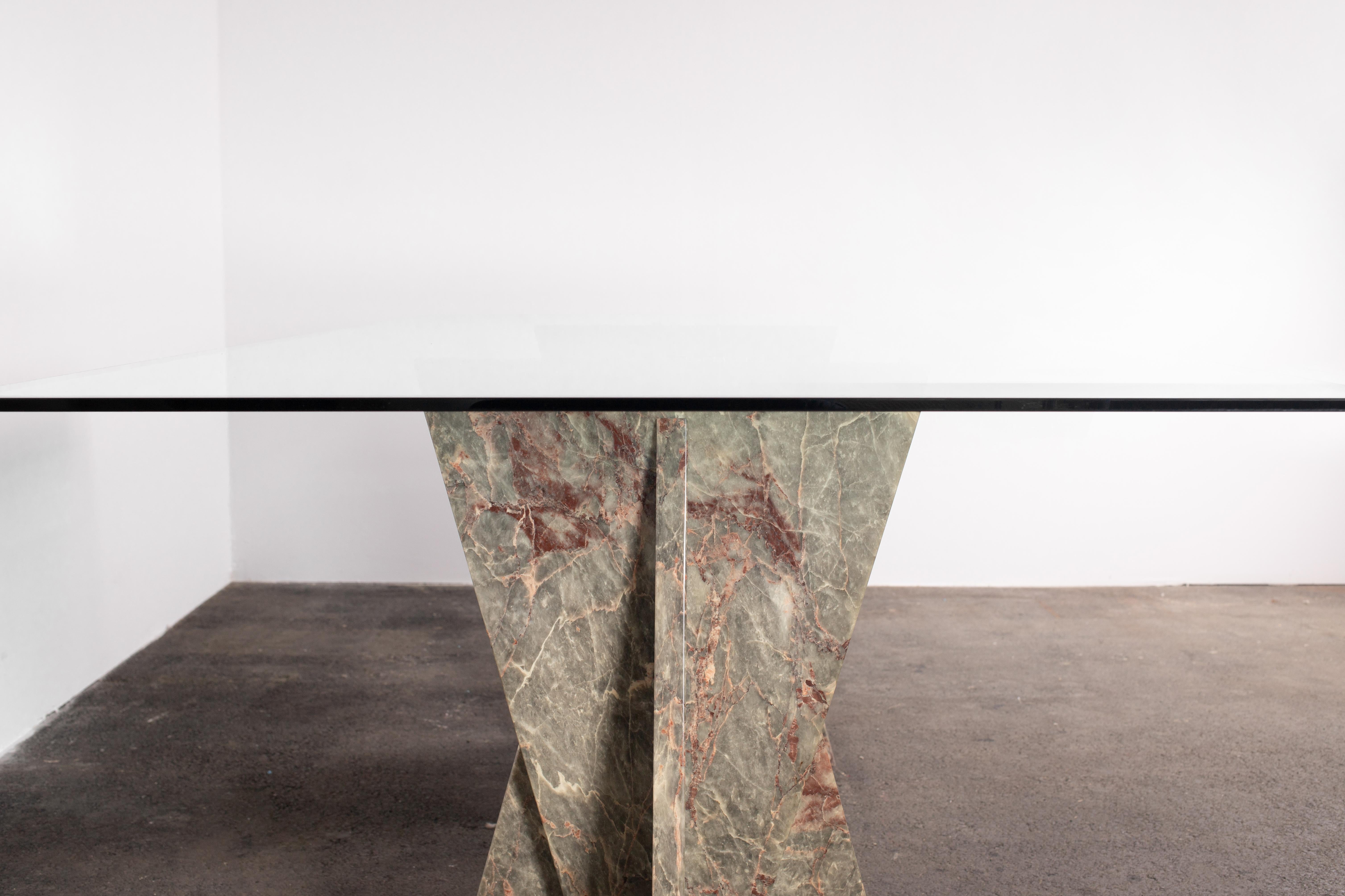 Italienischer 8-Sitz-Esstisch aus grünem Onyx, Juwelengrau, Marmor und Glas, 1970er Jahre (Ende des 20. Jahrhunderts) im Angebot