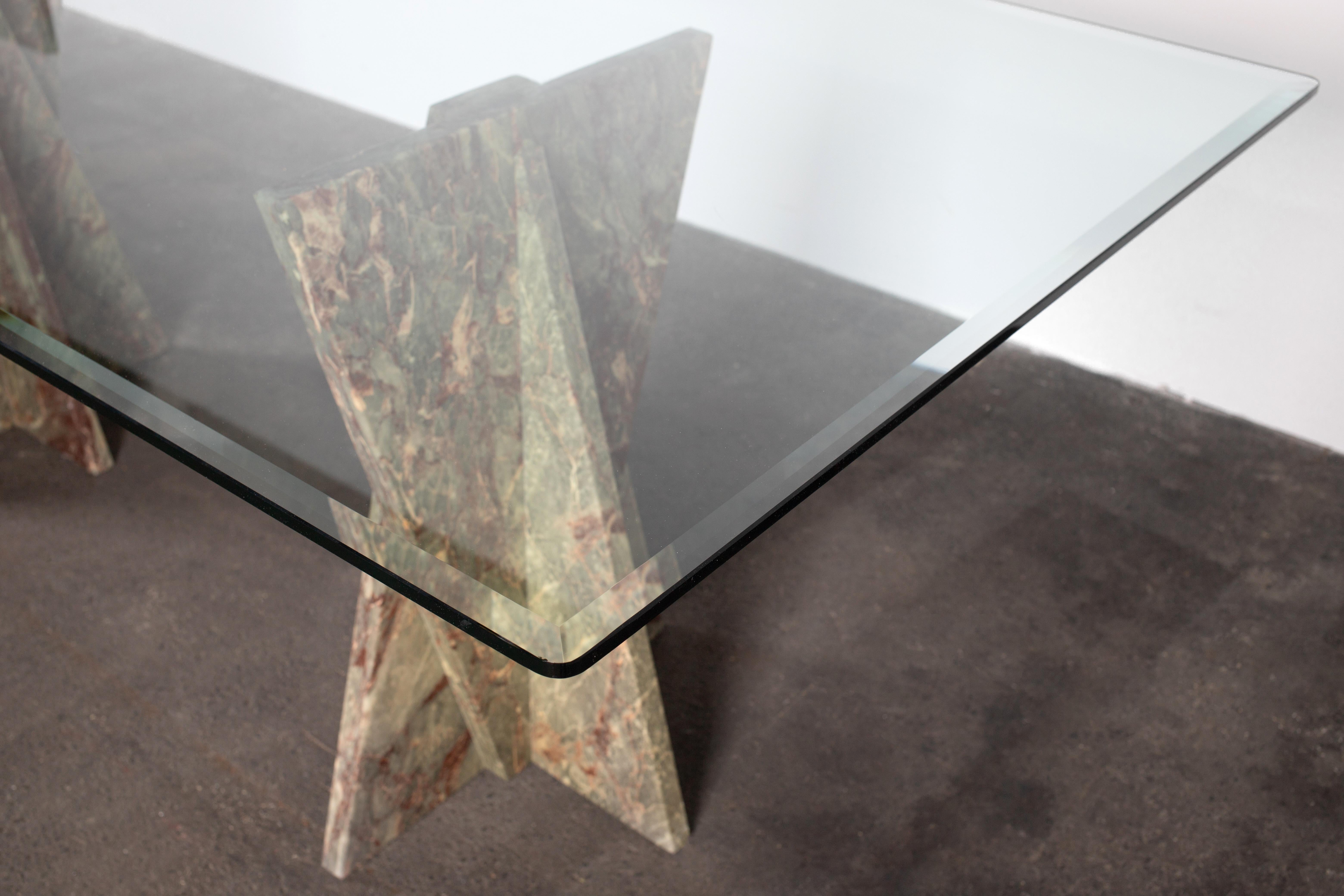 1970s Italian Jewel-Grade Green Onyx Marble & Glass 8-Seat Dining Table In Good Condition For Sale In Grand Cayman, KY