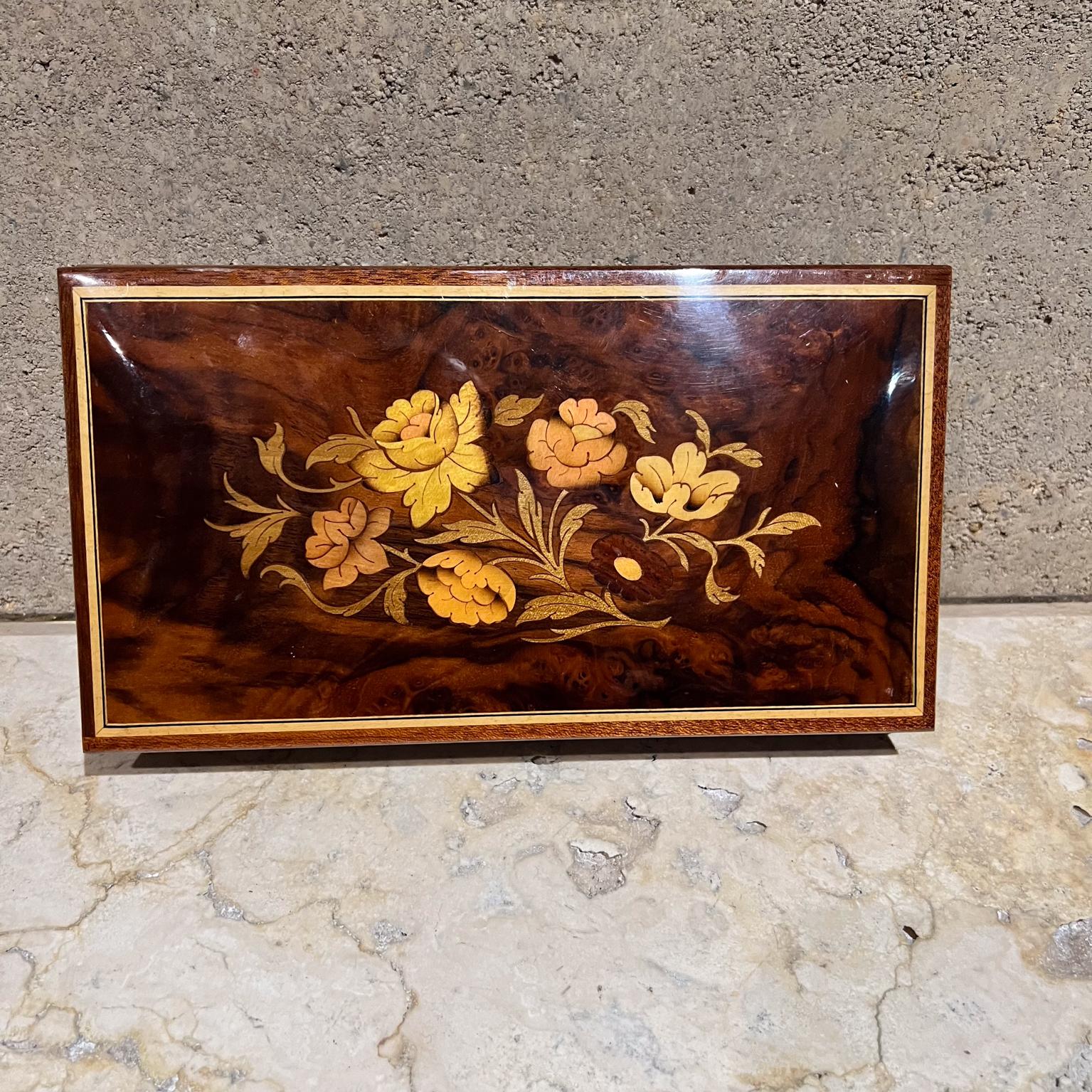 Caja de música de joyería italiana de los años 70 Reuge Ste-Croix Love Story en venta 11