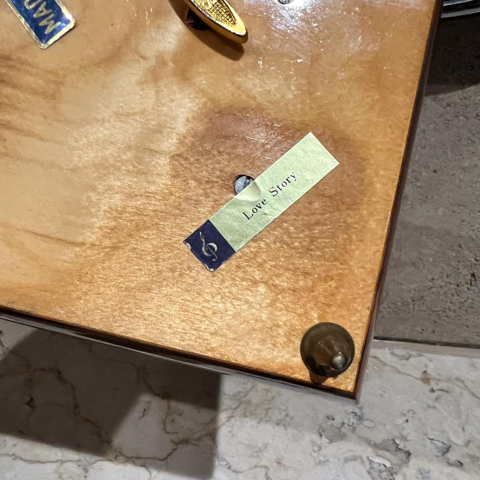 Caja de música de joyería italiana de los años 70 Reuge Ste-Croix Love Story en venta 13