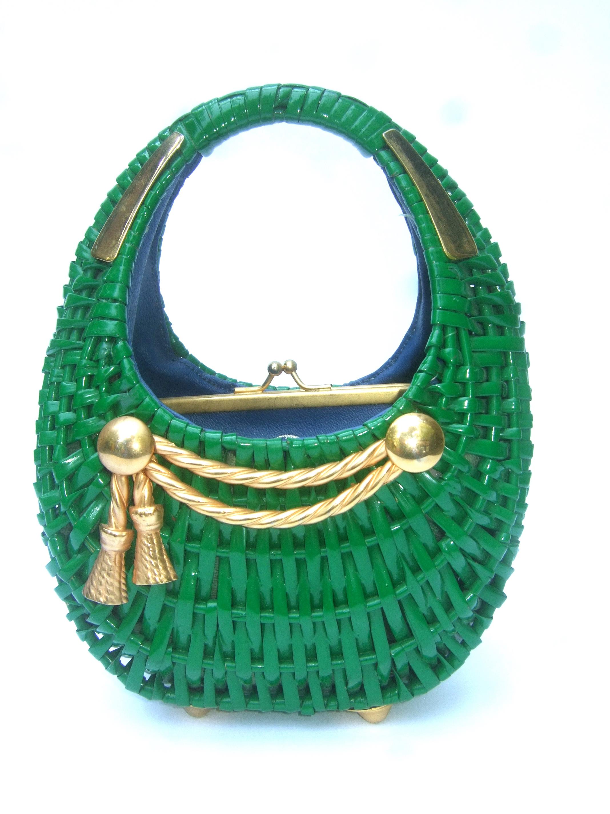 1970s Italian Kelly Green Wicker Diminutive Basket Shaped Handbag  1