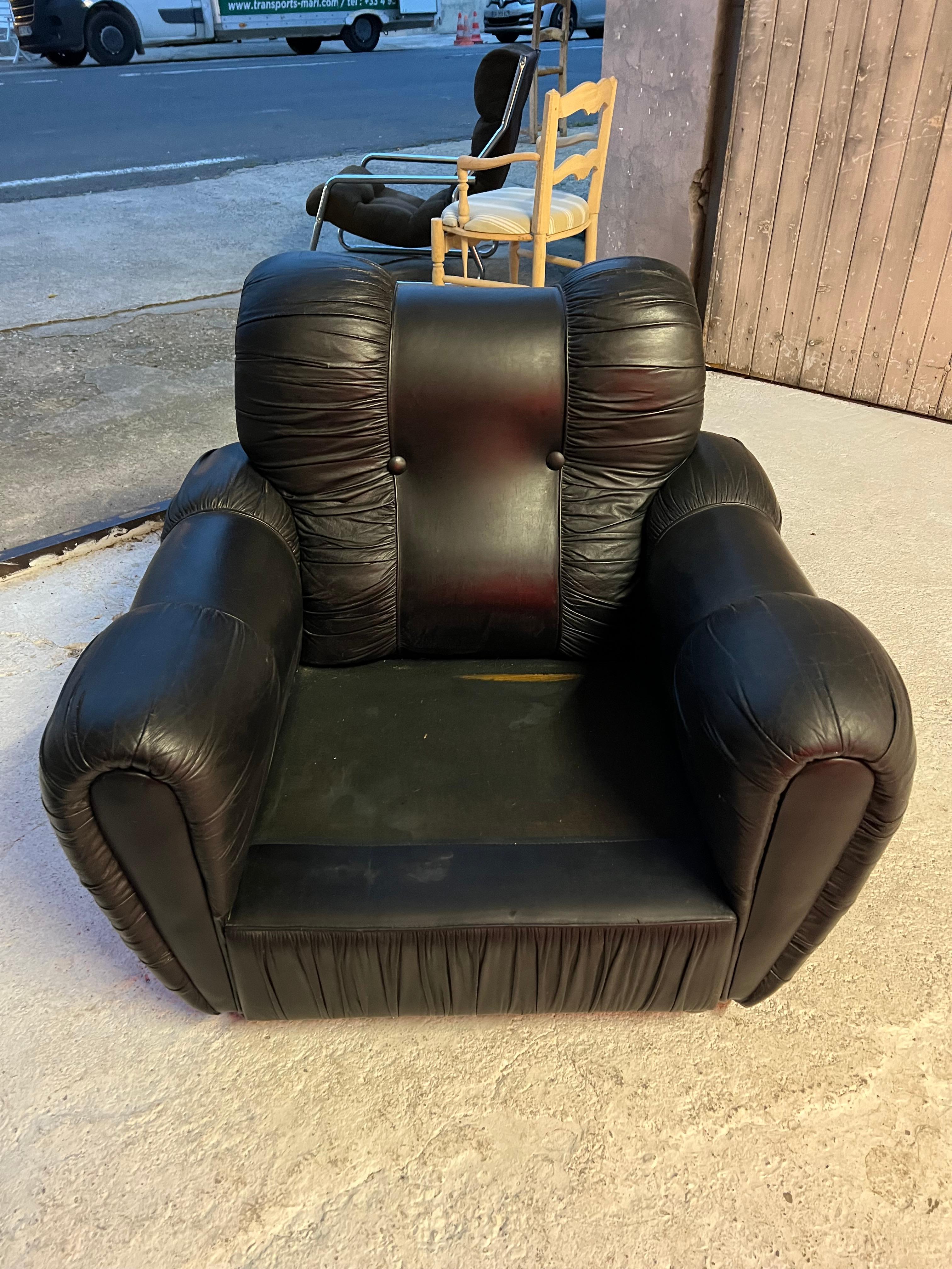1970’s Italian Leather Chair, Funky Tendance For Sale 2