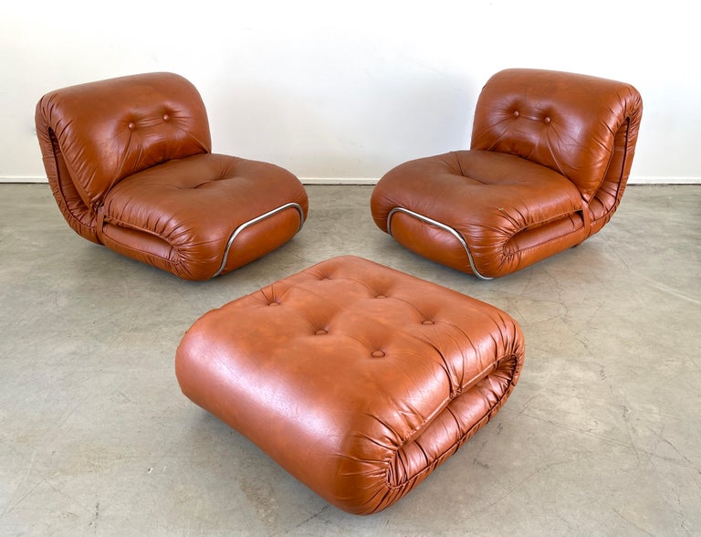 1970's Italian Leather Lounge Chairs & Ottoman In Good Condition For Sale In Beverly Hills, CA