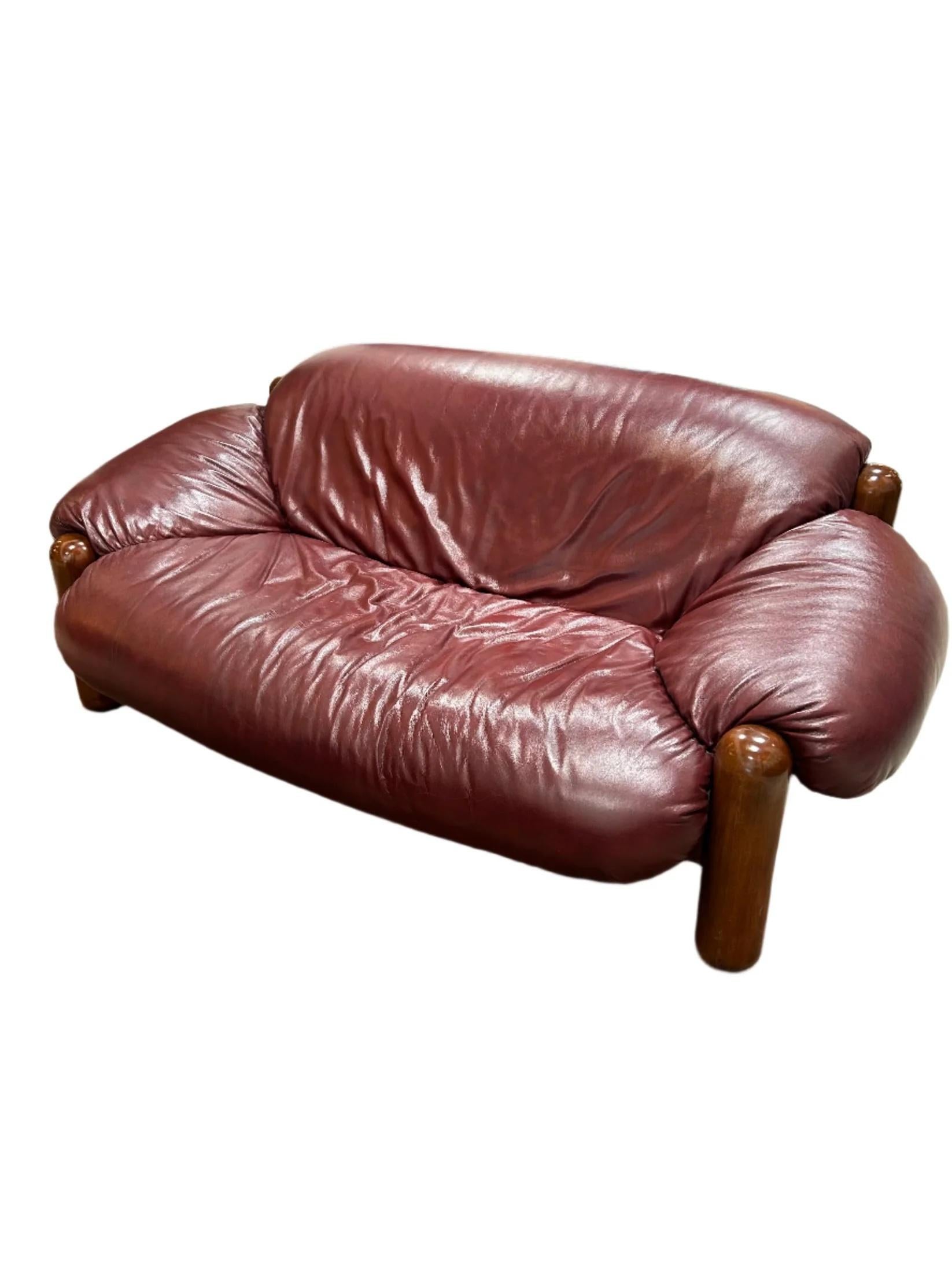 Late 20th Century 1970s Italian Leather Loveseat For Sale