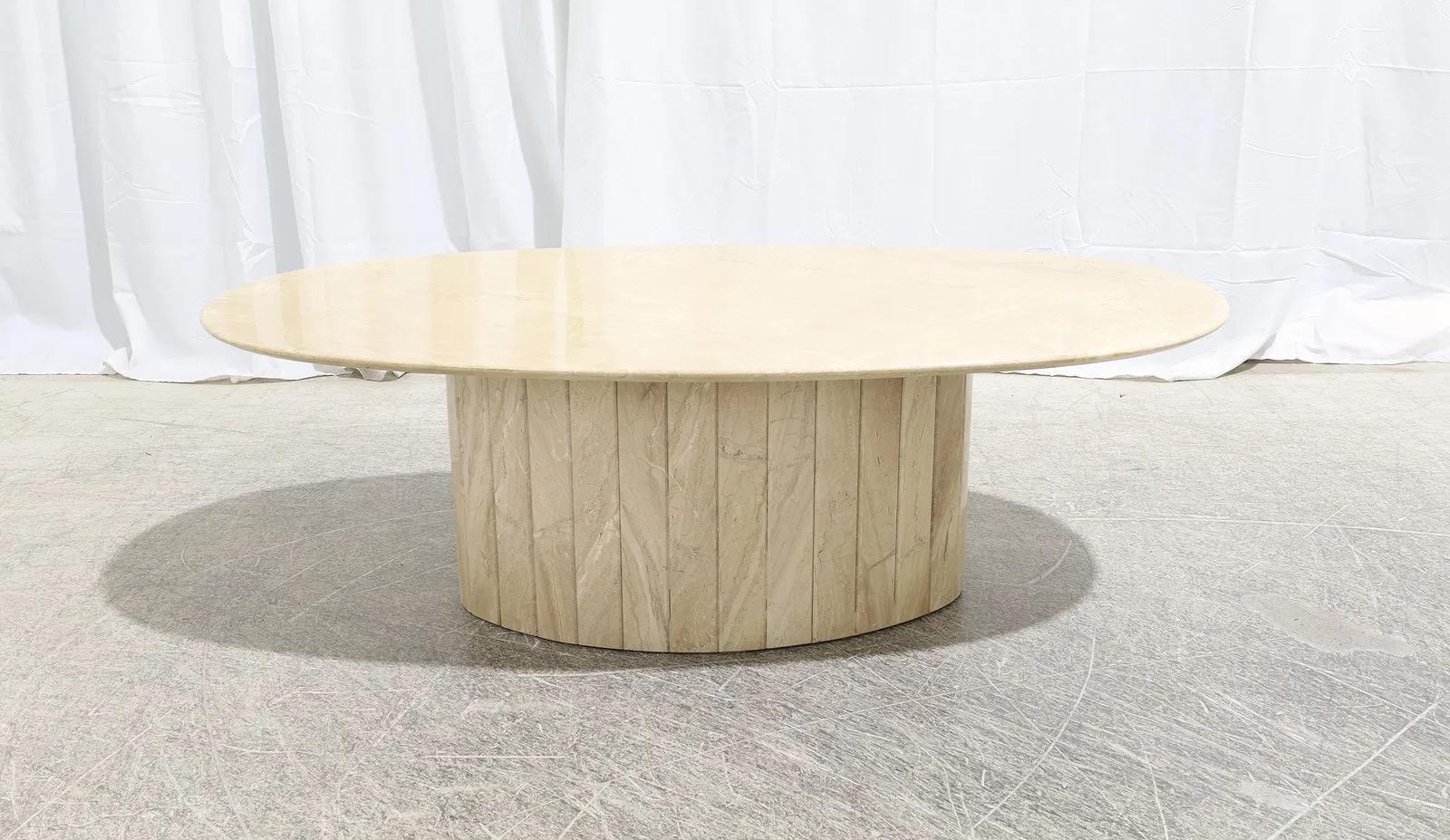 1970s Italian Marble Coffee Table With Faceted Base and Oval Top In Good Condition For Sale In Elkton, MD