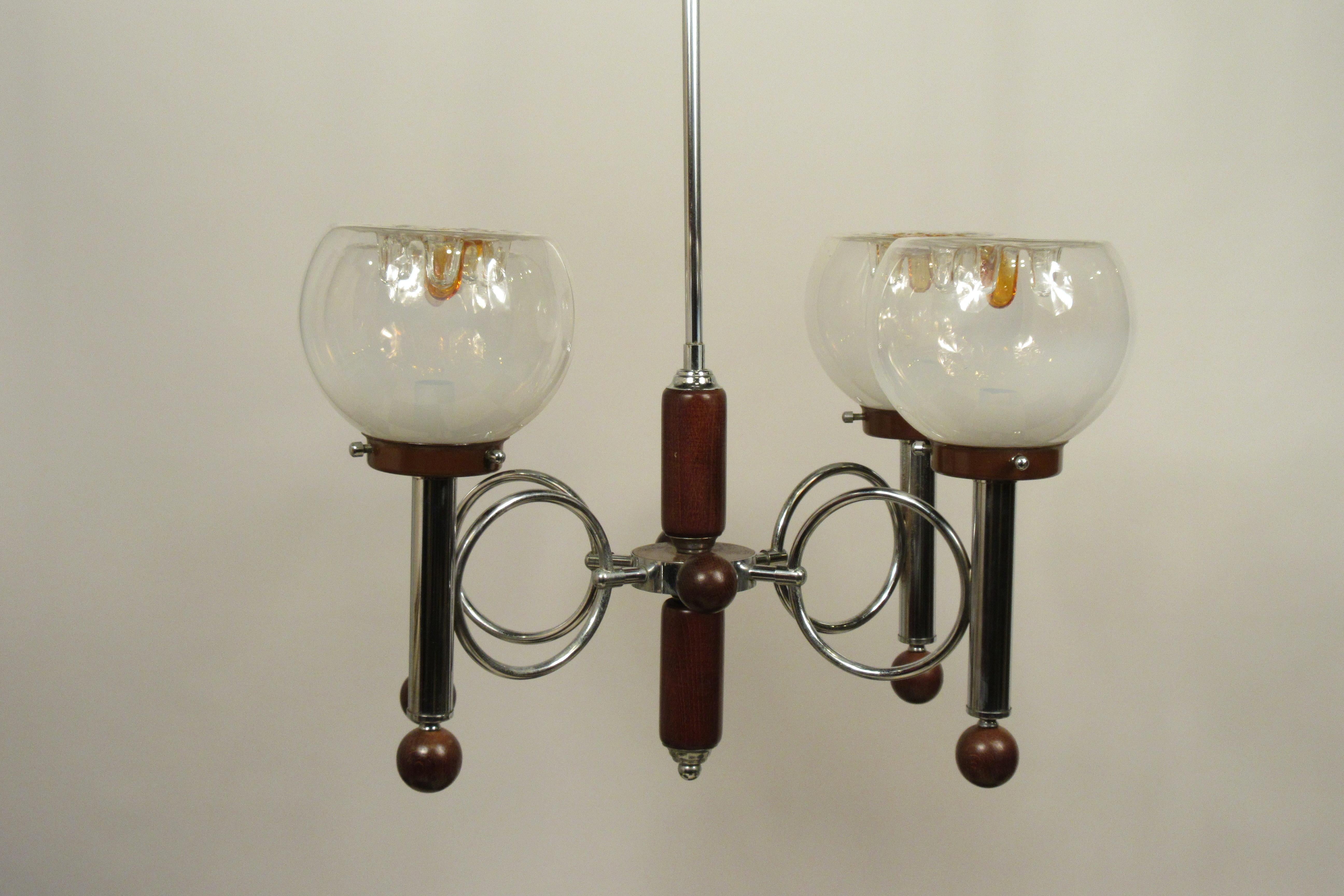 1970s Italian Mazzega Glass Chrome Chandelier In Good Condition For Sale In Tarrytown, NY