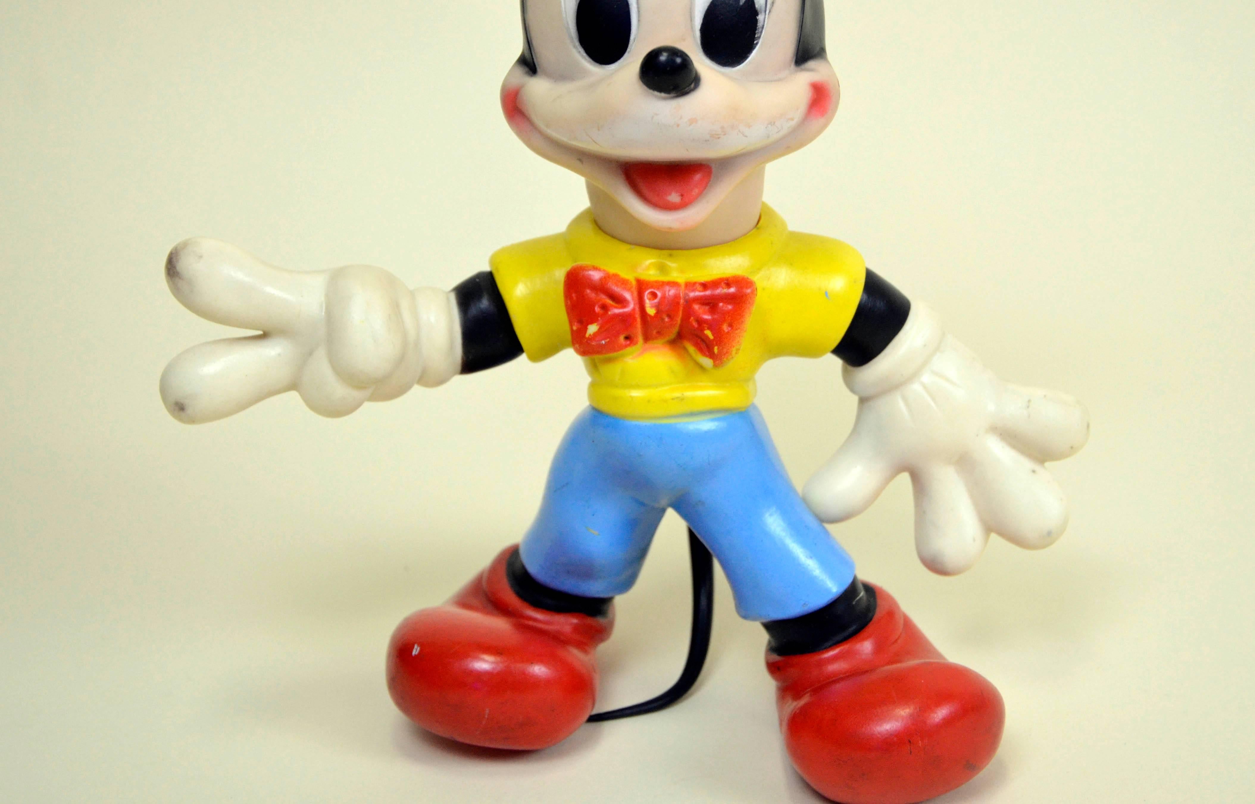 1970s Italian Mickey Mouse Rubber Toy with Movable Arms and Tail for Disney (Italienisch)
