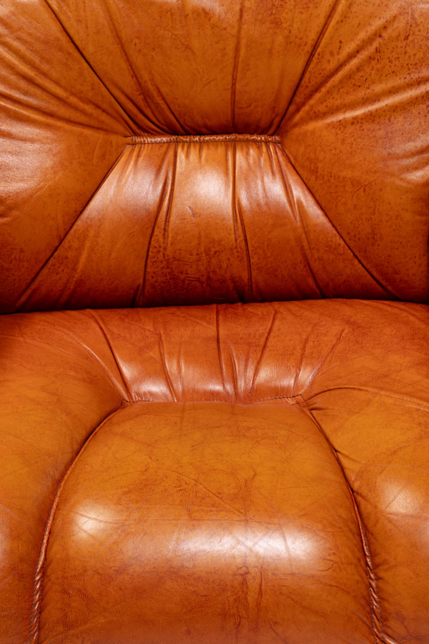 1970s Italian Mid Century Modern Plush Carmel Leather Club Chairs For Sale 8