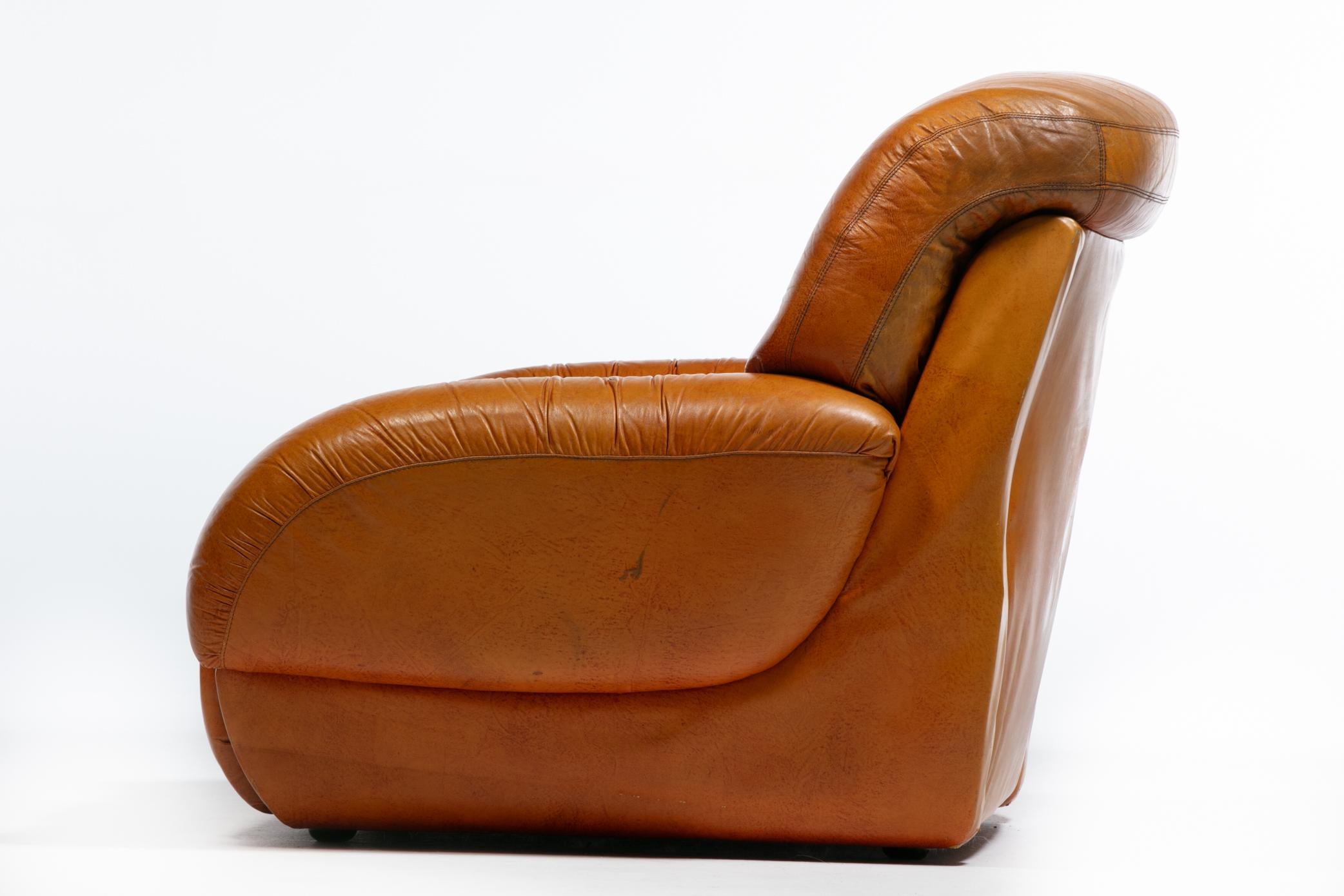 1970s Italian Mid Century Modern Plush Carmel Leather Club Chairs For Sale 9
