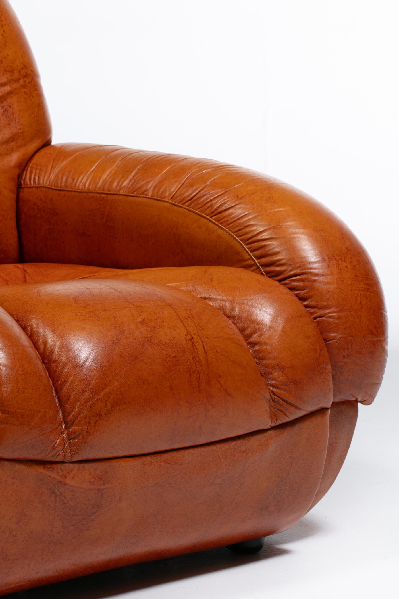 1970s Italian Mid Century Modern Plush Carmel Leather Club Chairs For Sale 12