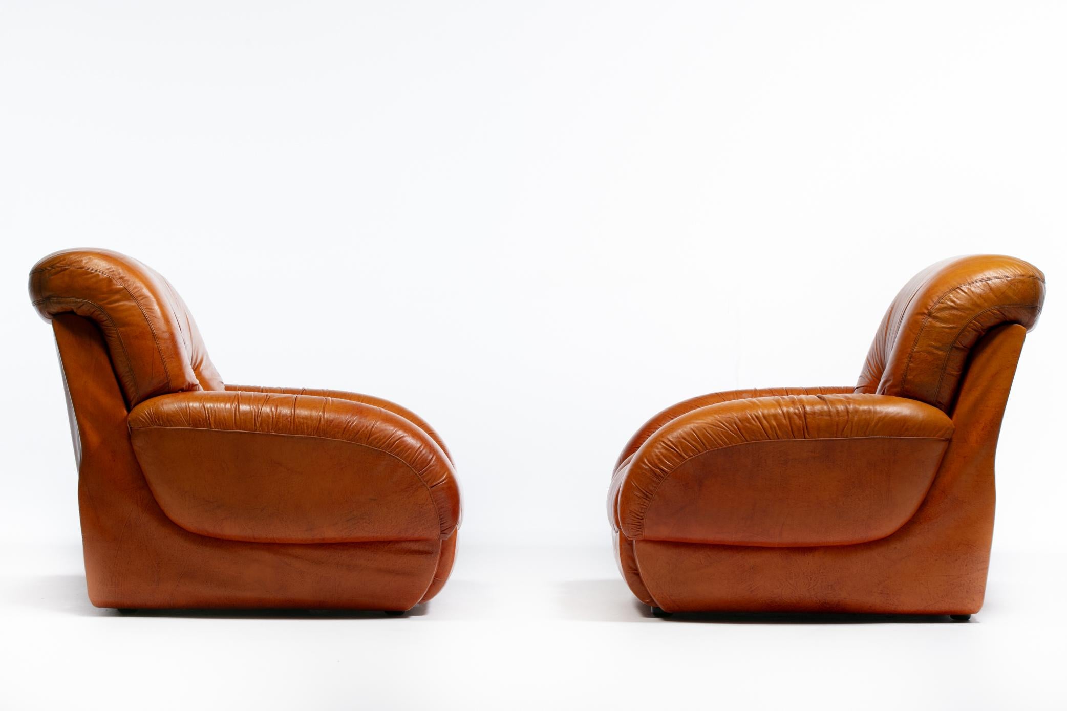 1970s Italian Mid Century Modern Plush Carmel Leather Club Chairs For Sale 1