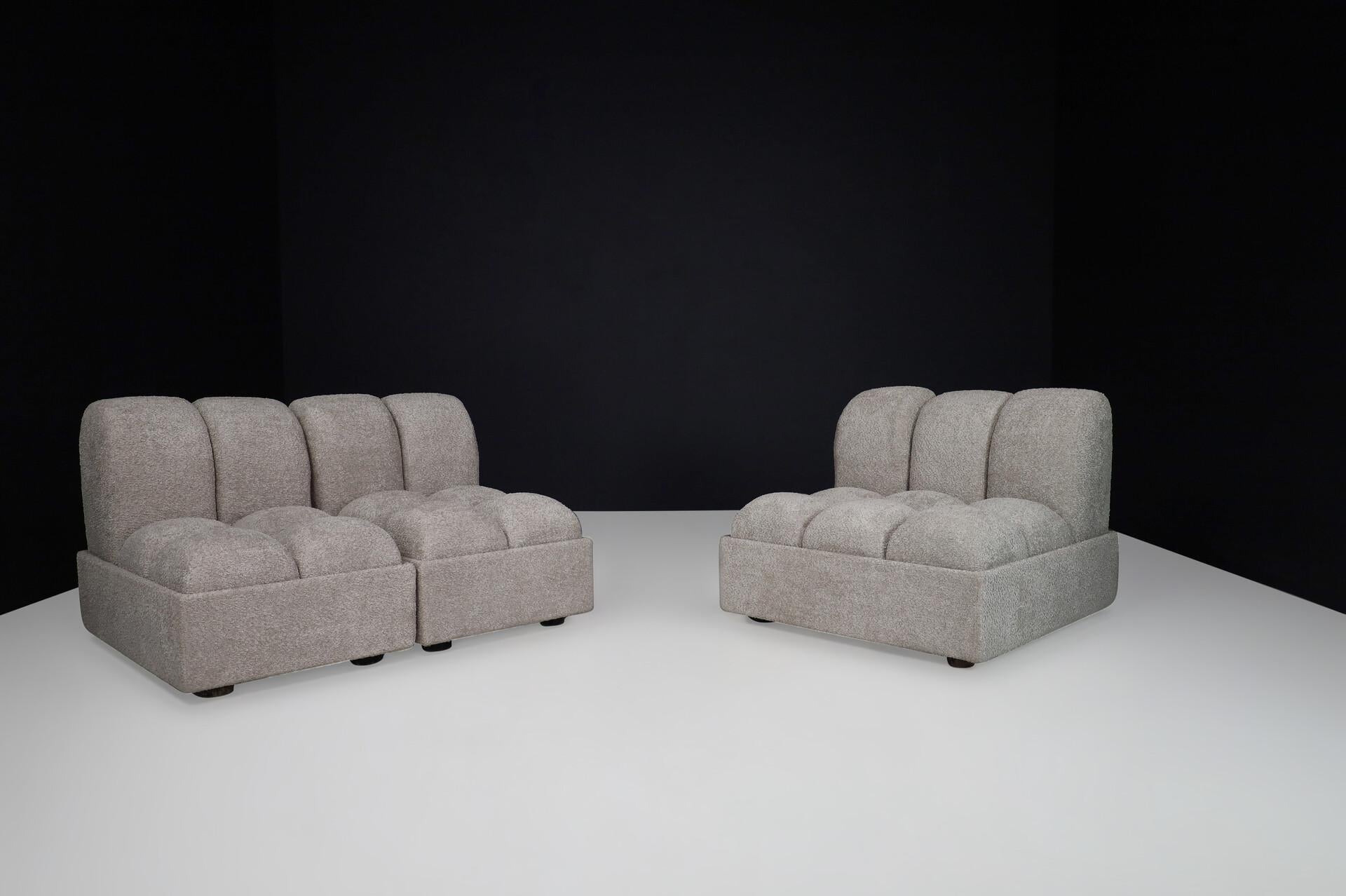 1970s Italian Mid-Century Modular Sofa Set in New Bouclé, Set of 4 Seats For Sale 2