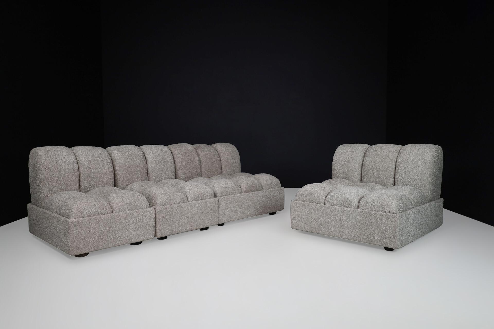 1970s Italian Mid-Century Modular Sofa Set in New Bouclé, Set of 4 Seats For Sale 3
