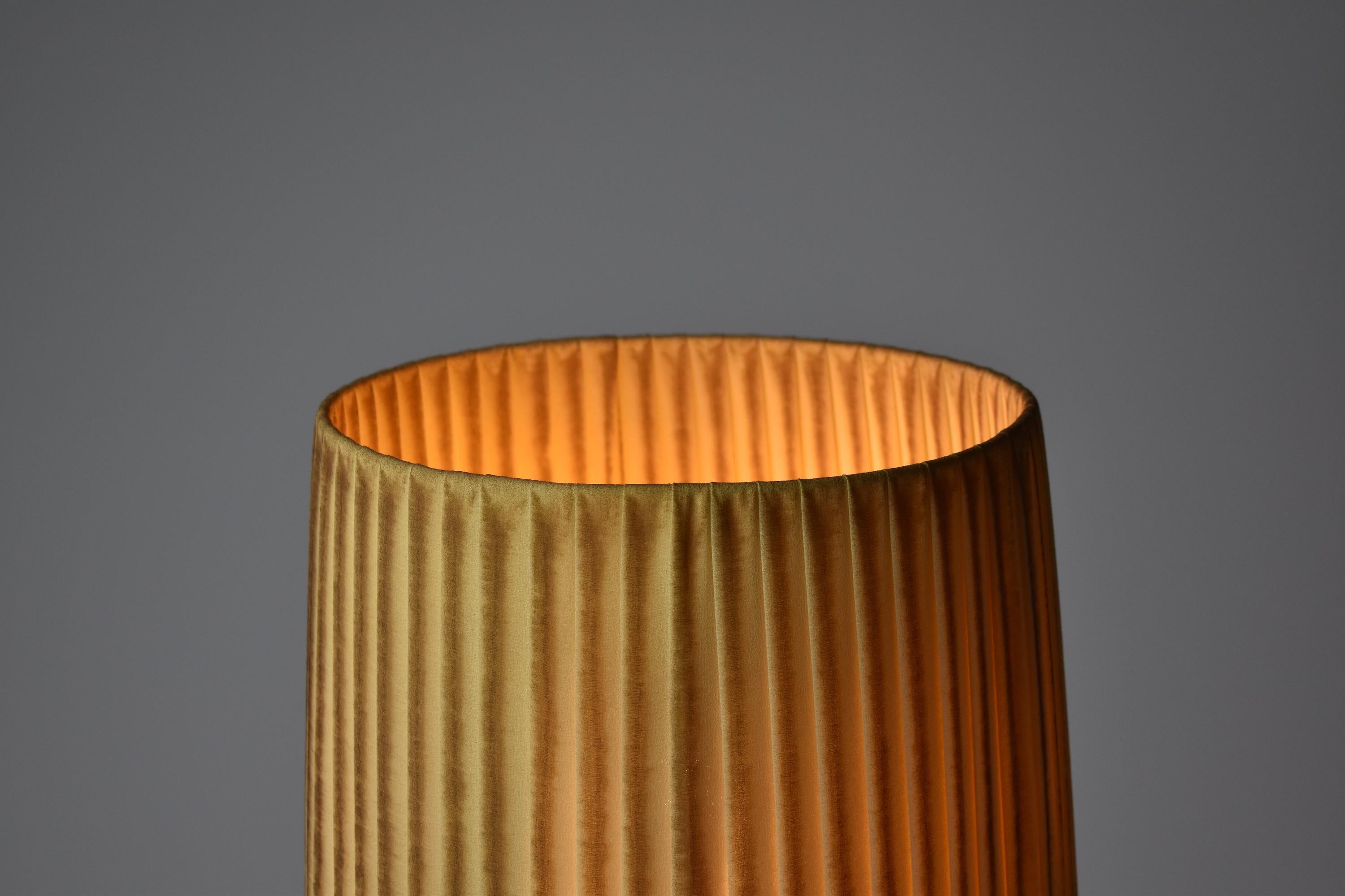 1970's Italian Mid-Century Murano Table Lamp by Tommaso Barbi For Sale 6