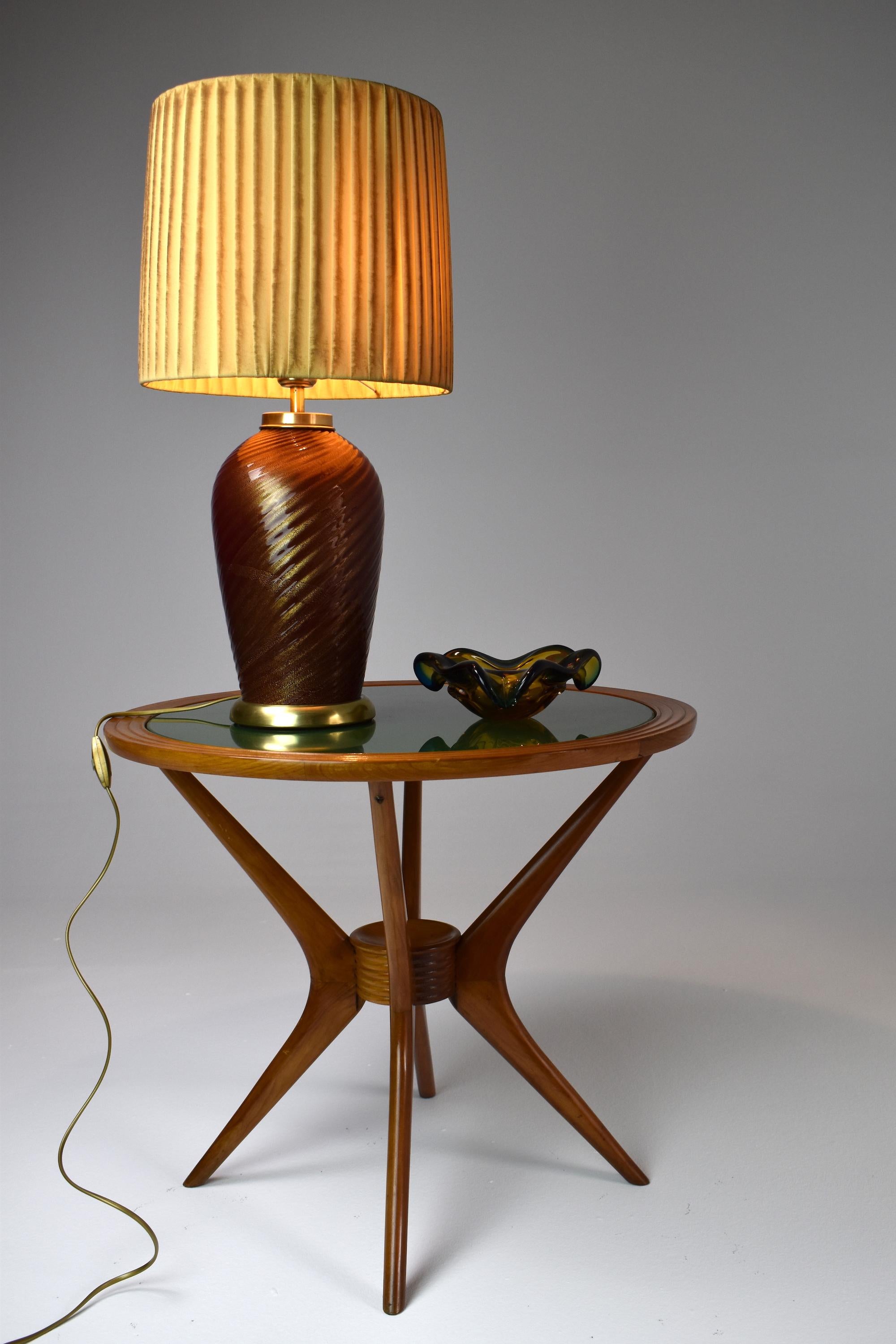 1970's Italian Mid-Century Murano Table Lamp by Tommaso Barbi In Good Condition For Sale In Paris, FR