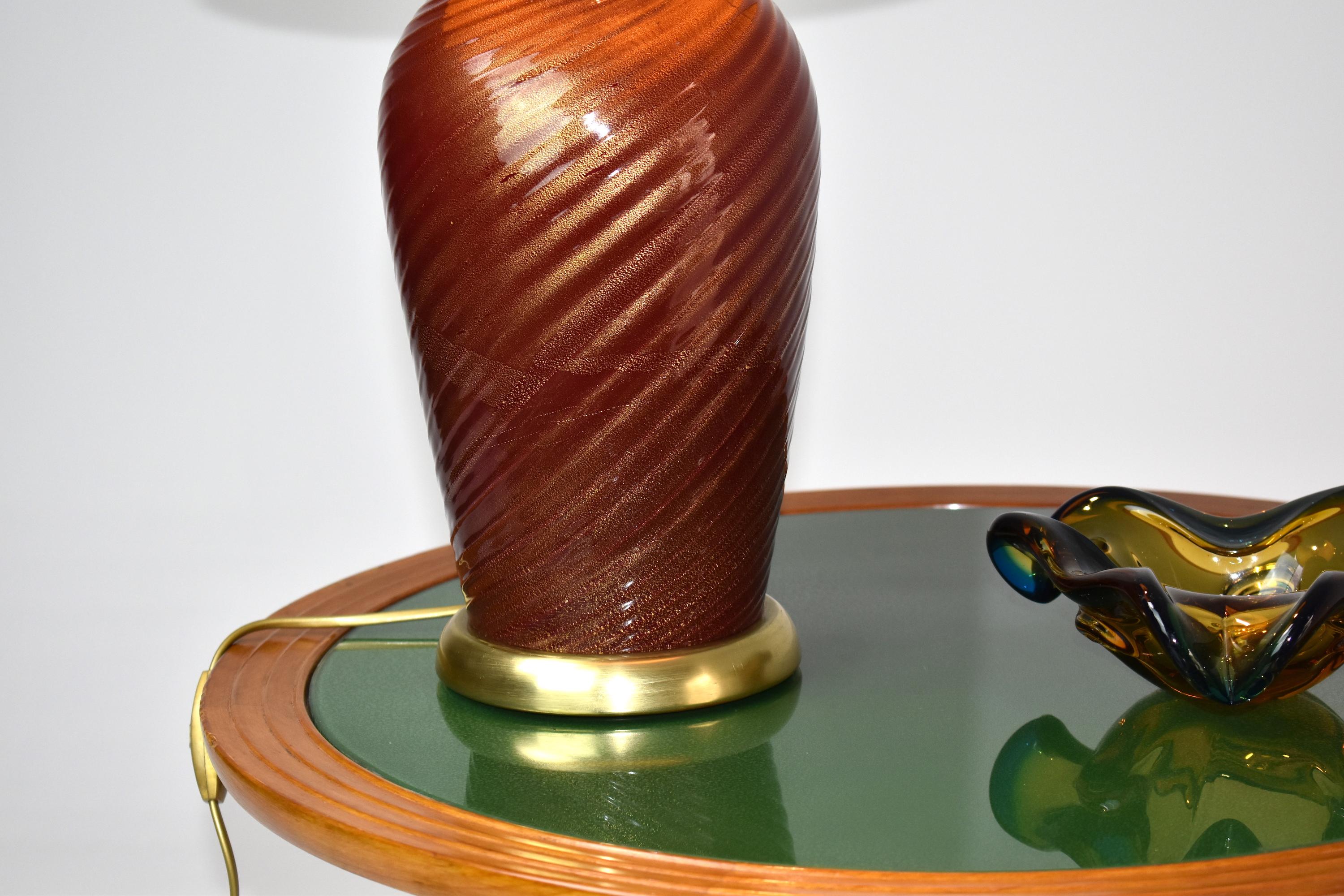 1970's Italian Mid-Century Murano Table Lamp by Tommaso Barbi For Sale 3