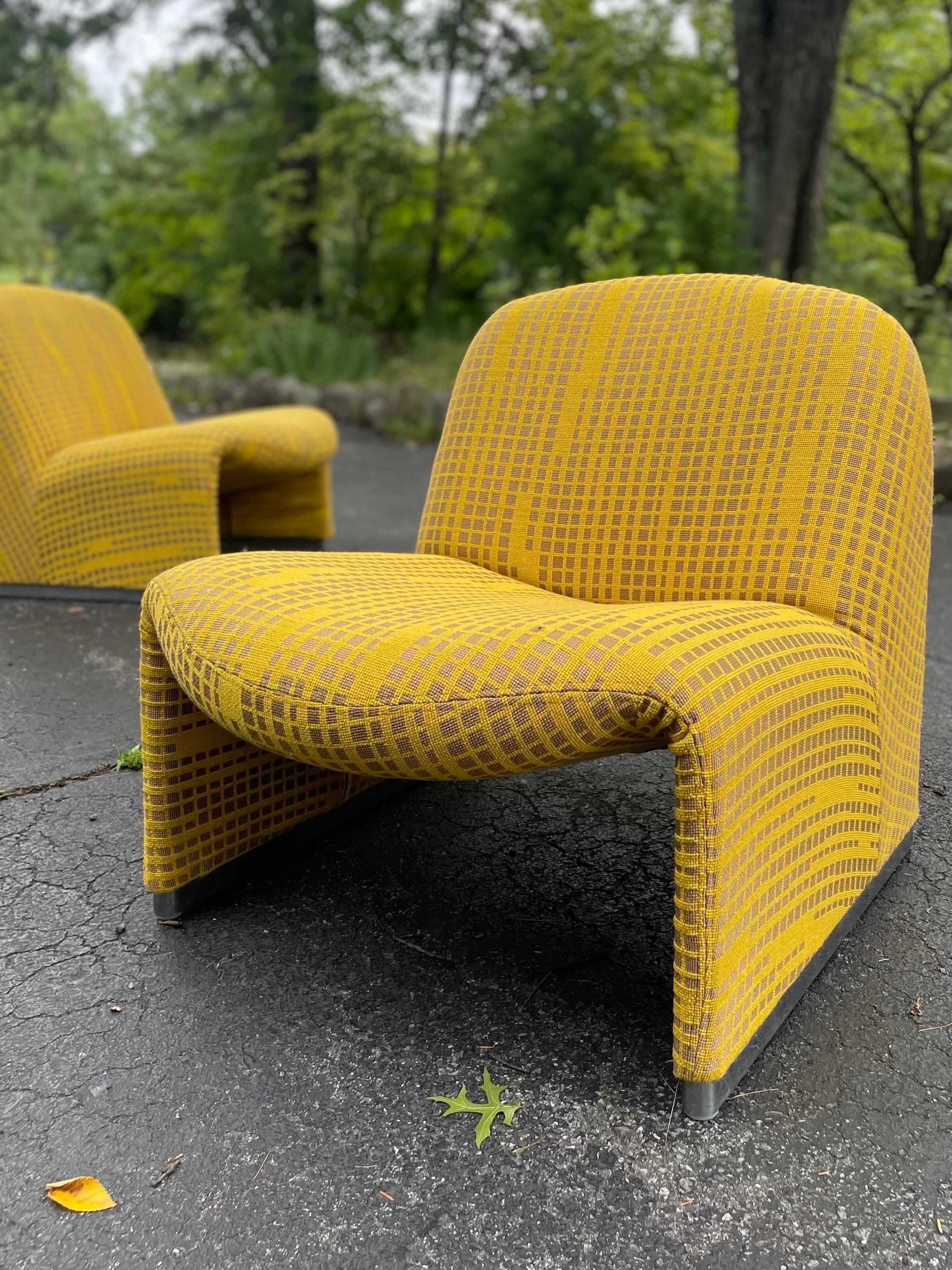 Paire de chaises modernes italiennes des années 1970 Alky de Giancarlo Piretti en vente 1