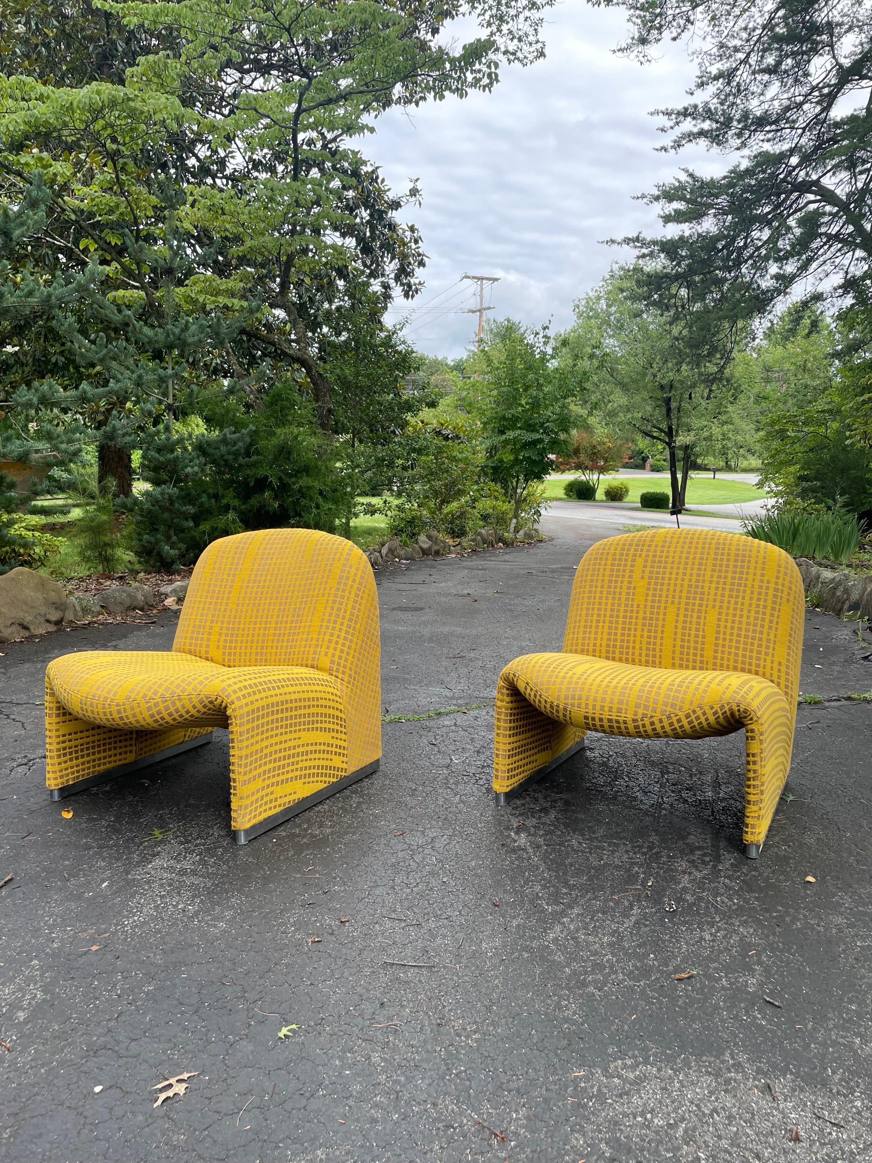 Paire de chaises modernes italiennes des années 1970 Alky de Giancarlo Piretti en vente 3