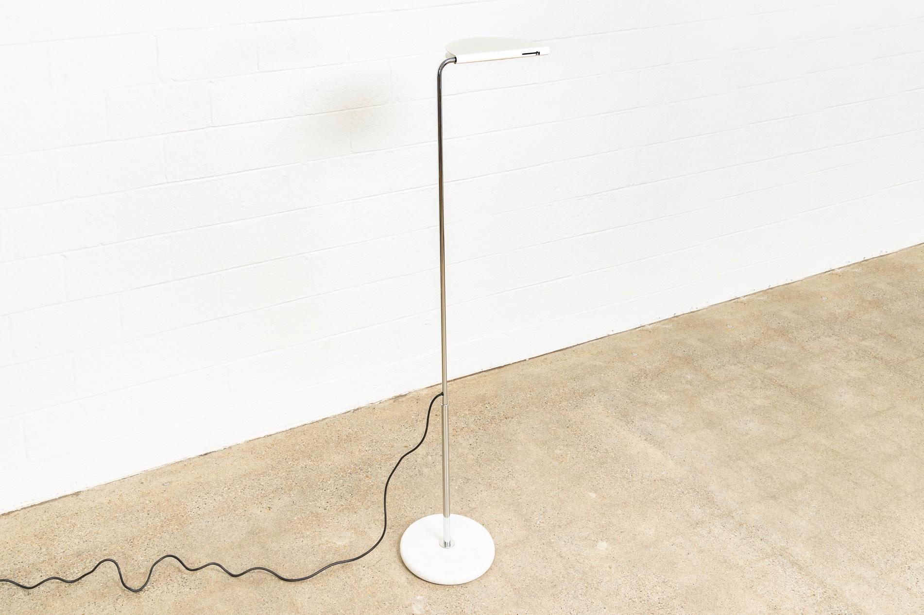 Mid-Century Modern 1970s Italian Modern Bruno Gecchelin Mezzaluna White Floor Lamp For Sale