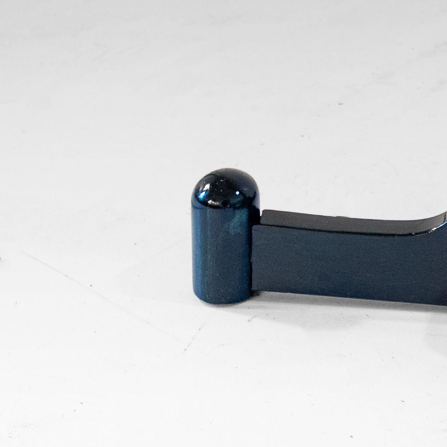 Porte-manteau italien moderne des années 1970 en bois glacé vert foncé en vente 1